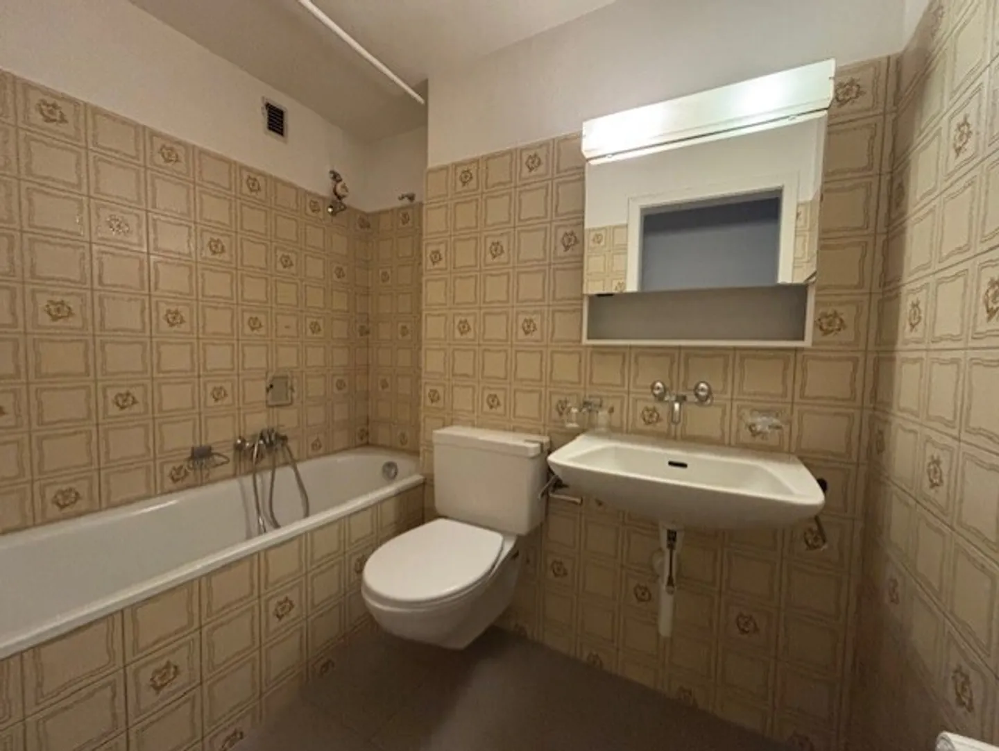 Charmant appartement 3 pièces - Photo 3 sur 8