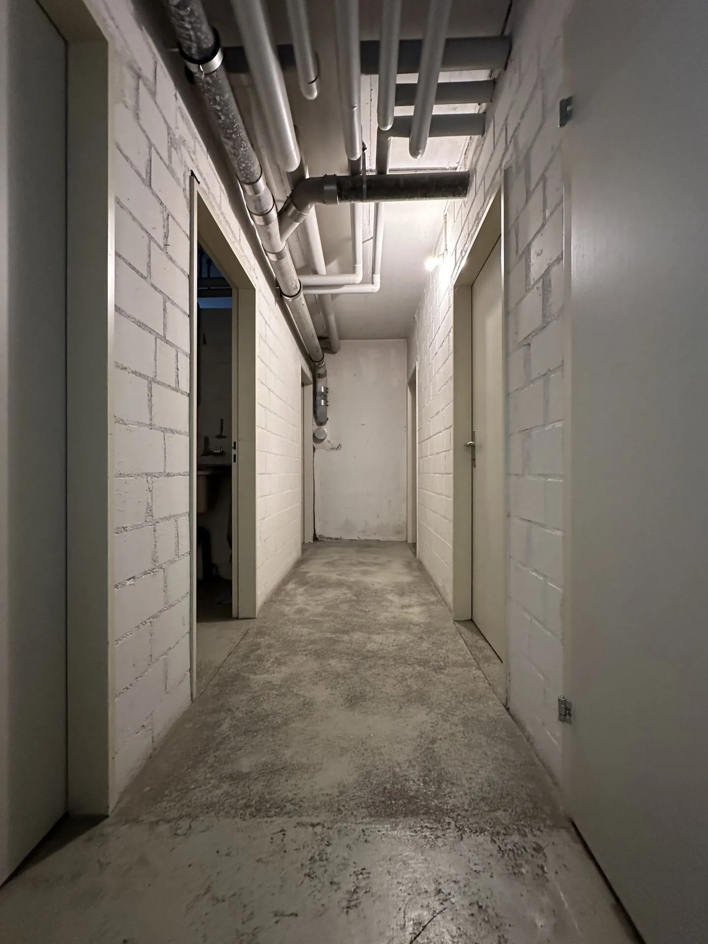 Casa plurifamiliare con 4 appartamenti e complesso di garage con 4 garage - Foto 16 di 16