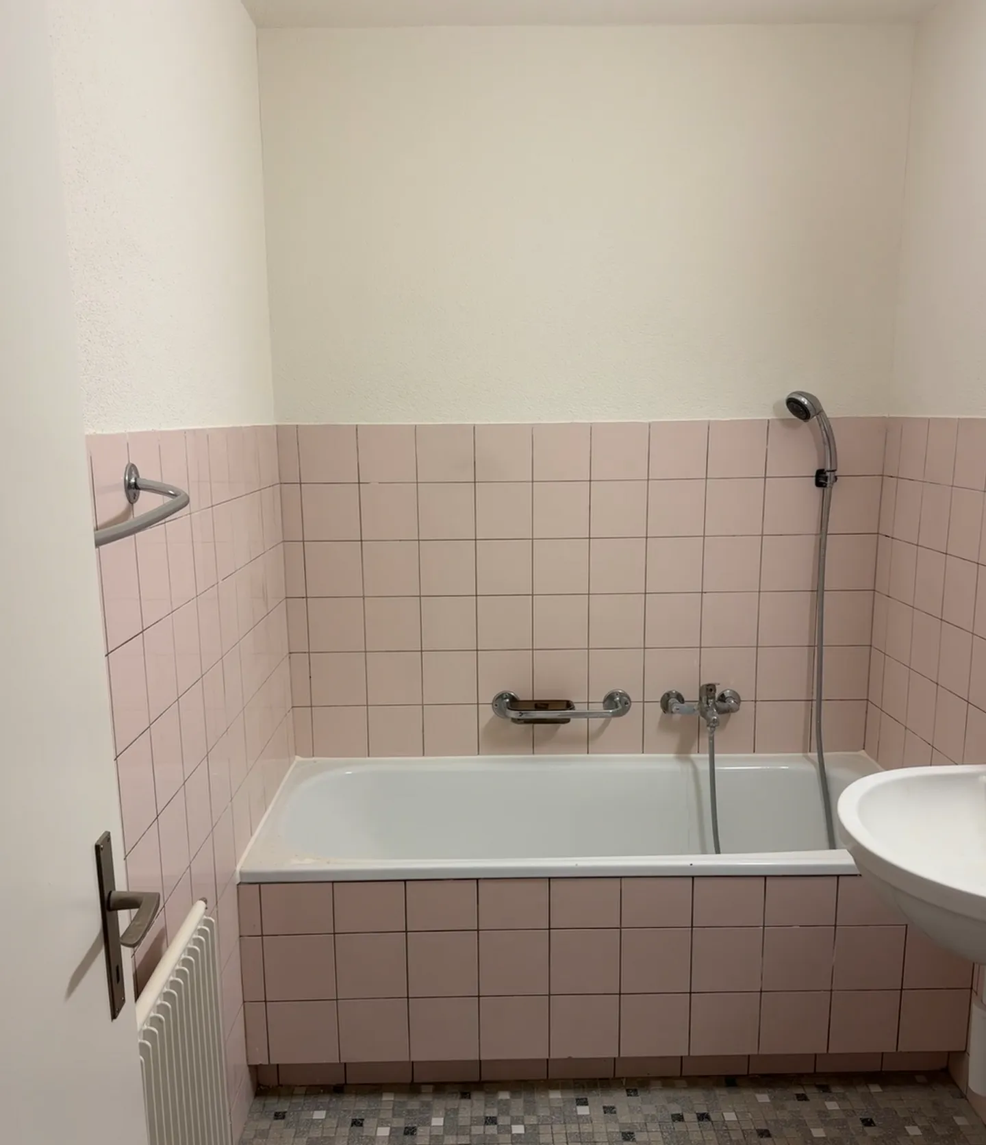 Appartement rénové et spacieux dans un quartier adapté aux enfants avec une nouvelle cuisine ! - Photo 9 sur 12