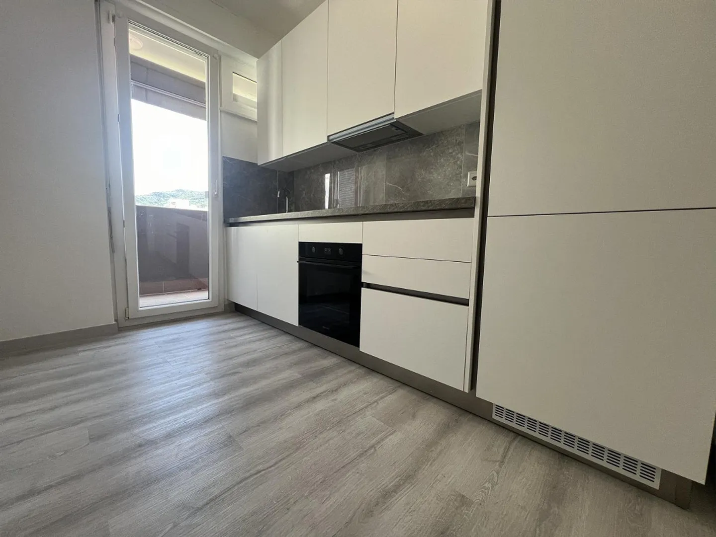 Appartamento 3,5 locali recentemente ristrutturato in posizione centrale a Chiasso - Foto 1 di 12