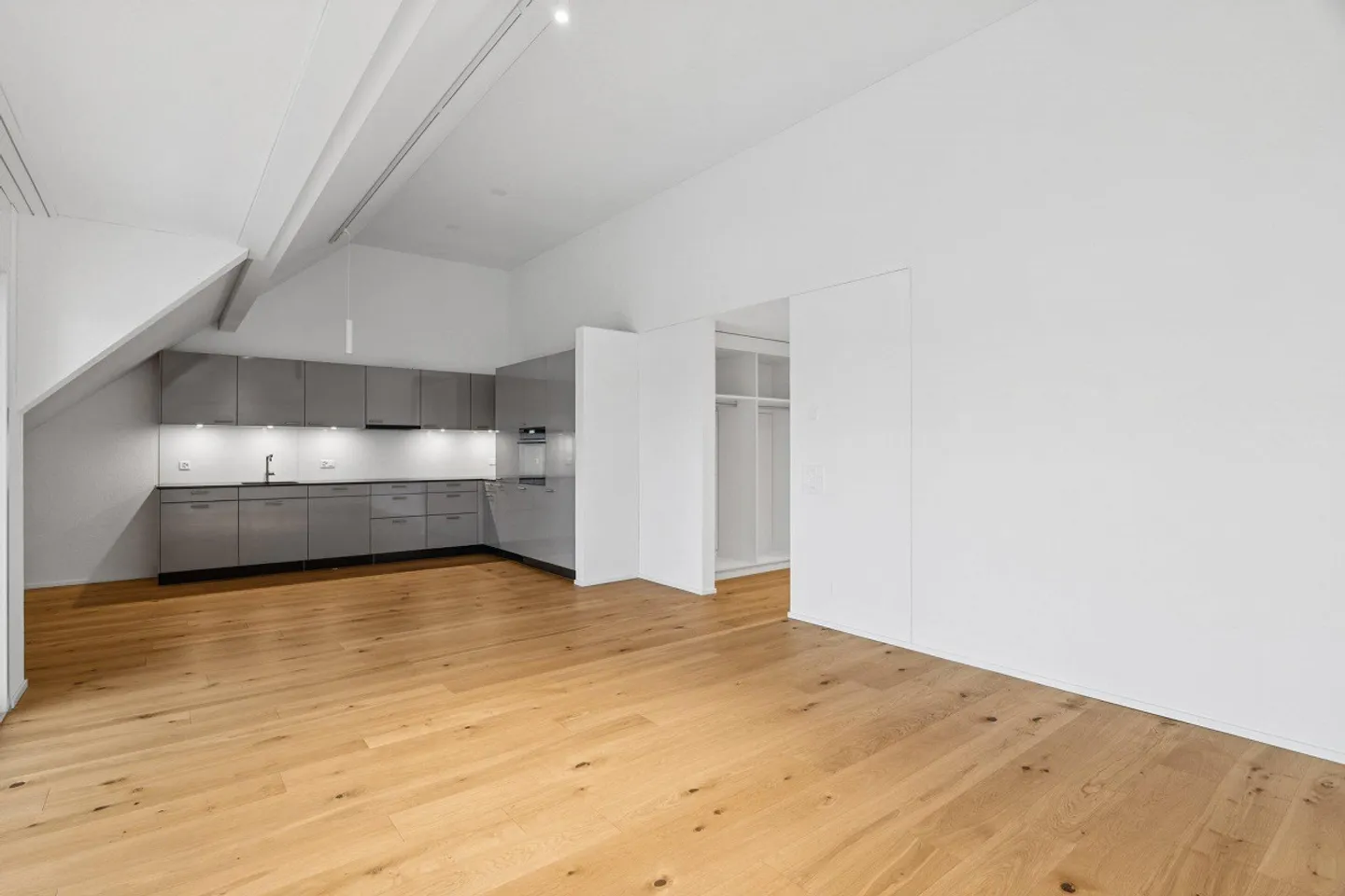 Welcome to your new home! - Winter promotion* - Photo 3 of 12