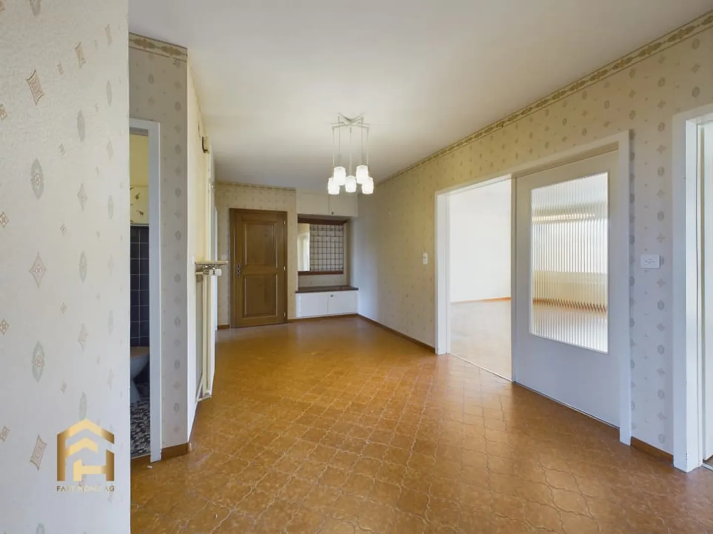 Central 4.5-room apartment with great potential - Photo 5 of 13