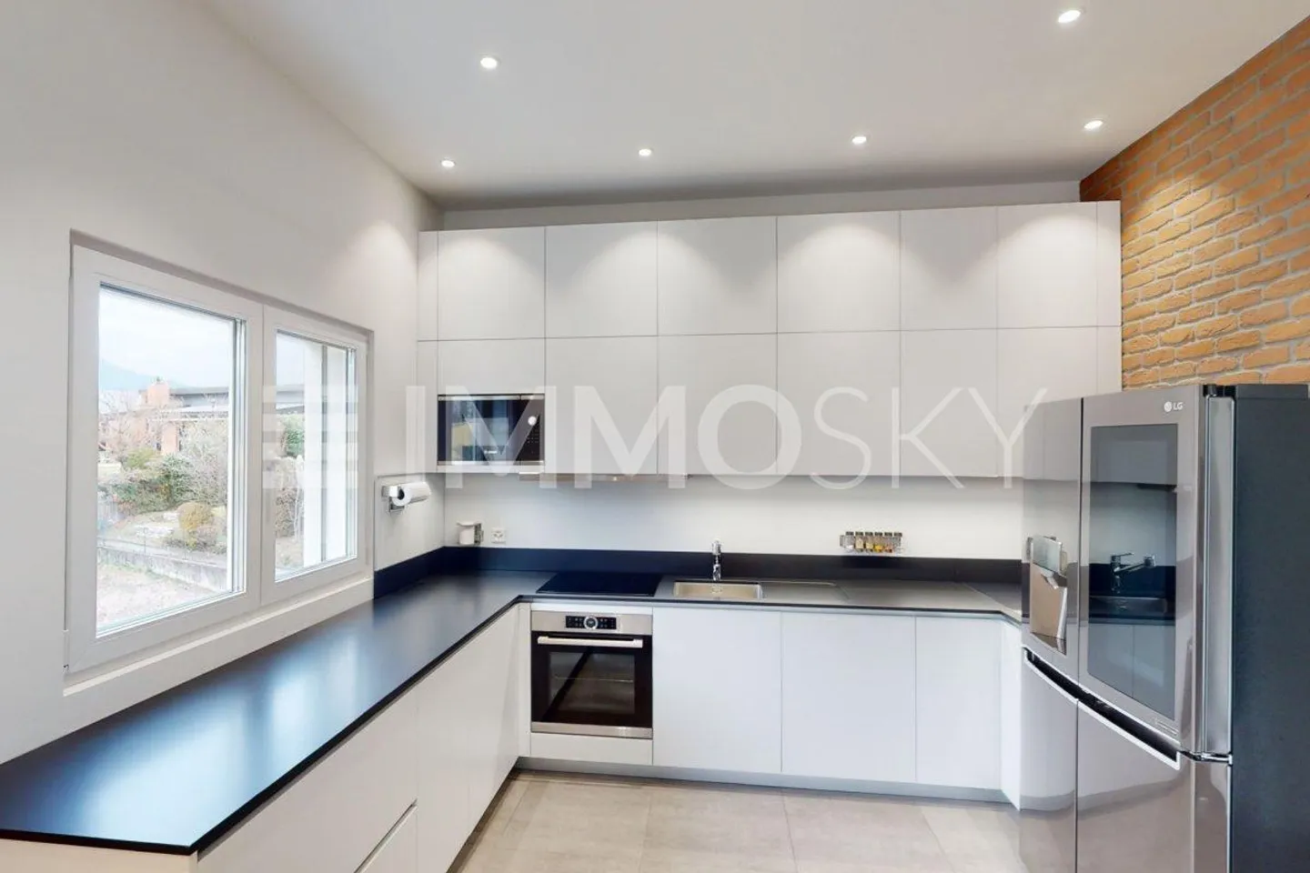 Refined ultra-modern penthouse - Photo 4 of 5