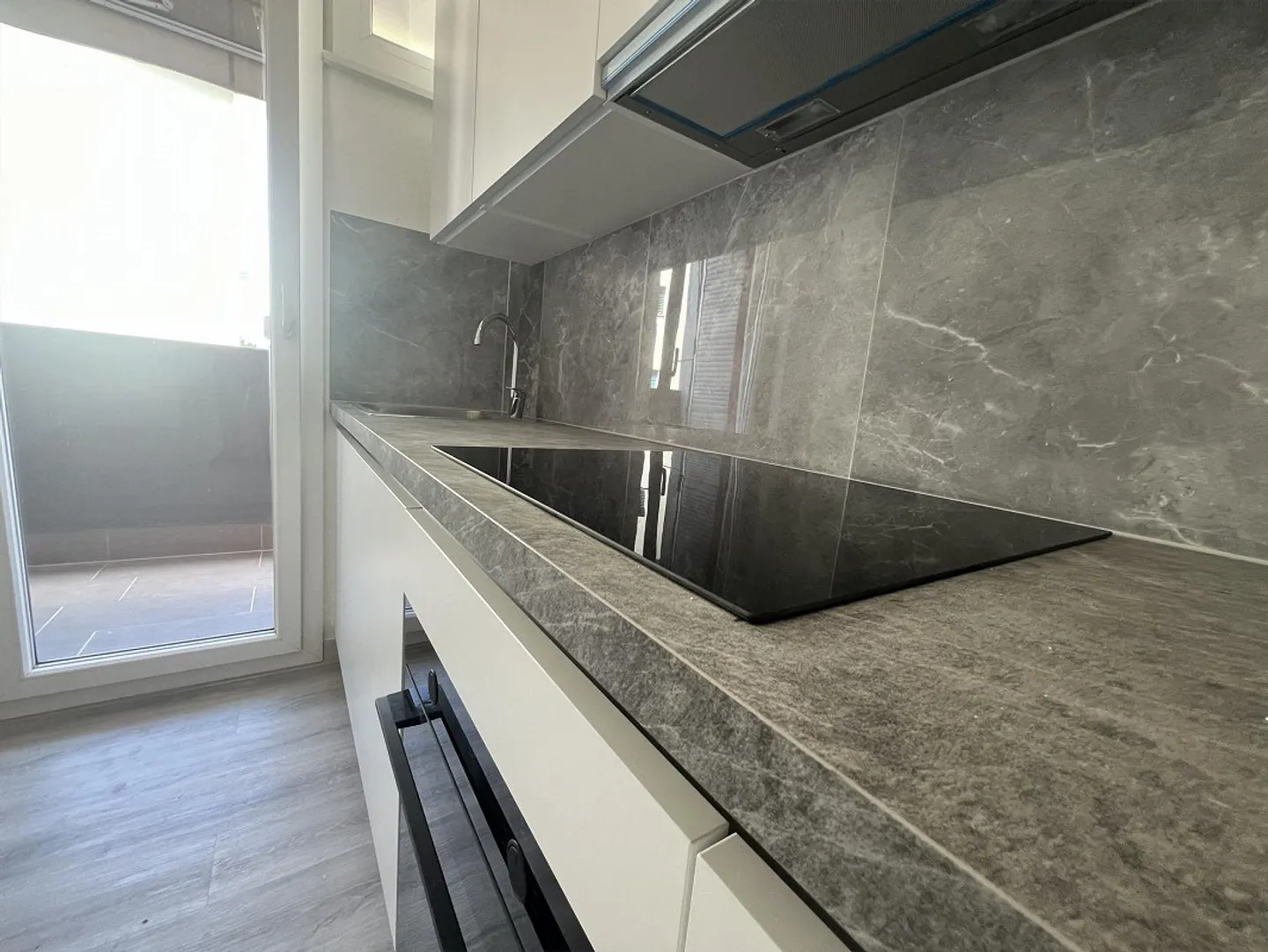 Appartamento 3,5 locali recentemente ristrutturato in posizione centrale a Chiasso - Foto 2 di 12