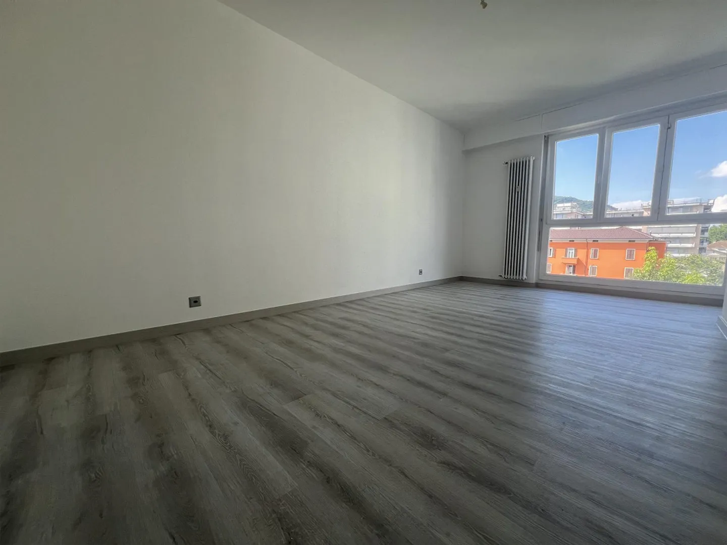 Appartamento 3,5 locali recentemente ristrutturato in posizione centrale a Chiasso - Foto 3 di 12