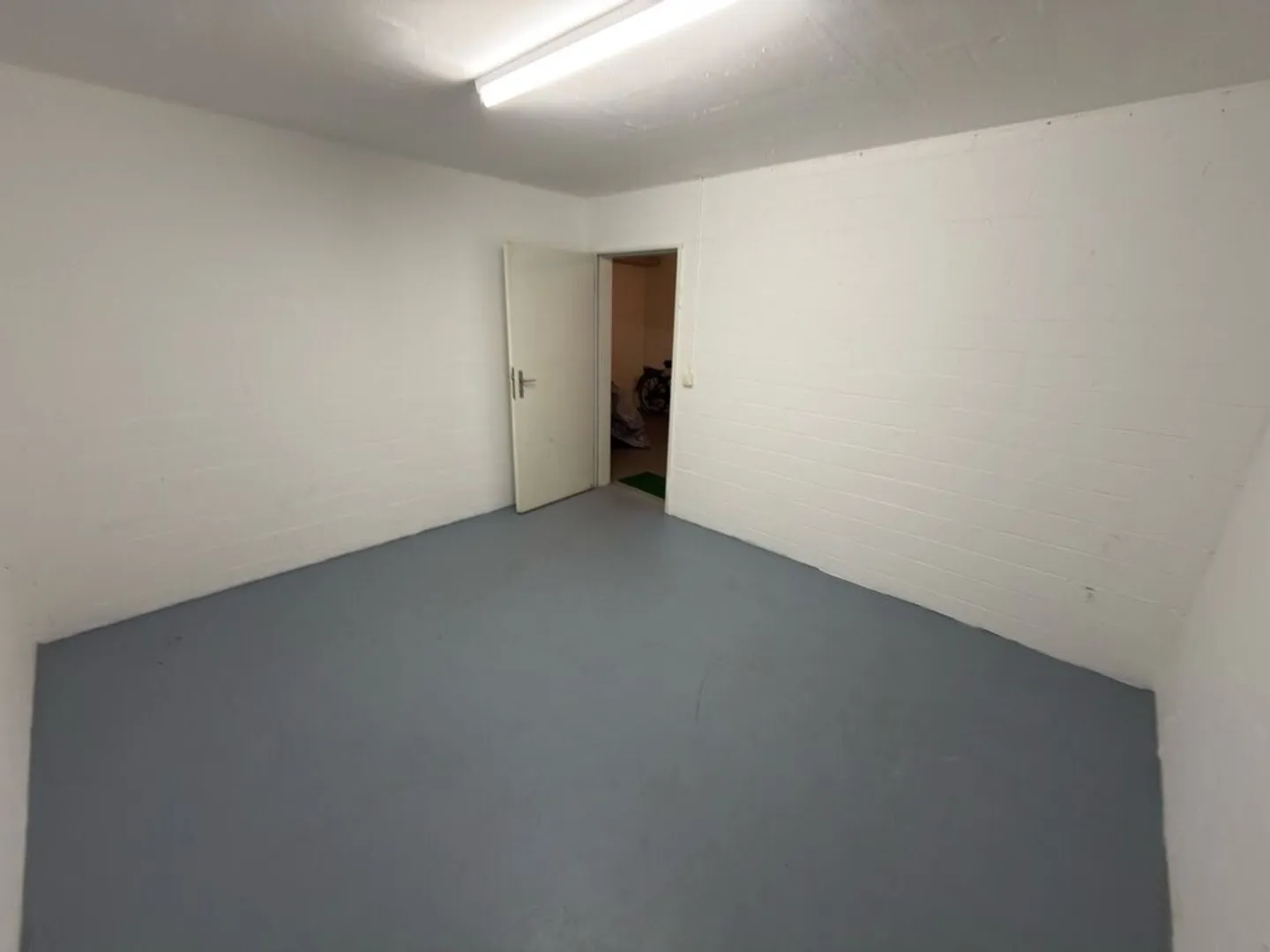 Stanza per il bricolage nel seminterrato - Foto 2 di 3