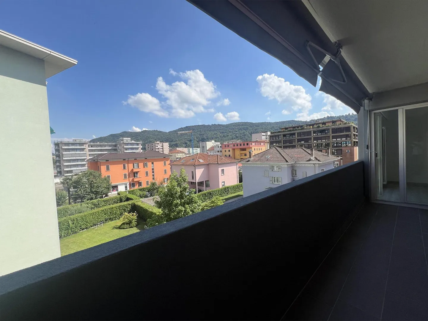 Appartamento 3,5 locali recentemente ristrutturato in posizione centrale a Chiasso - Foto 10 di 12