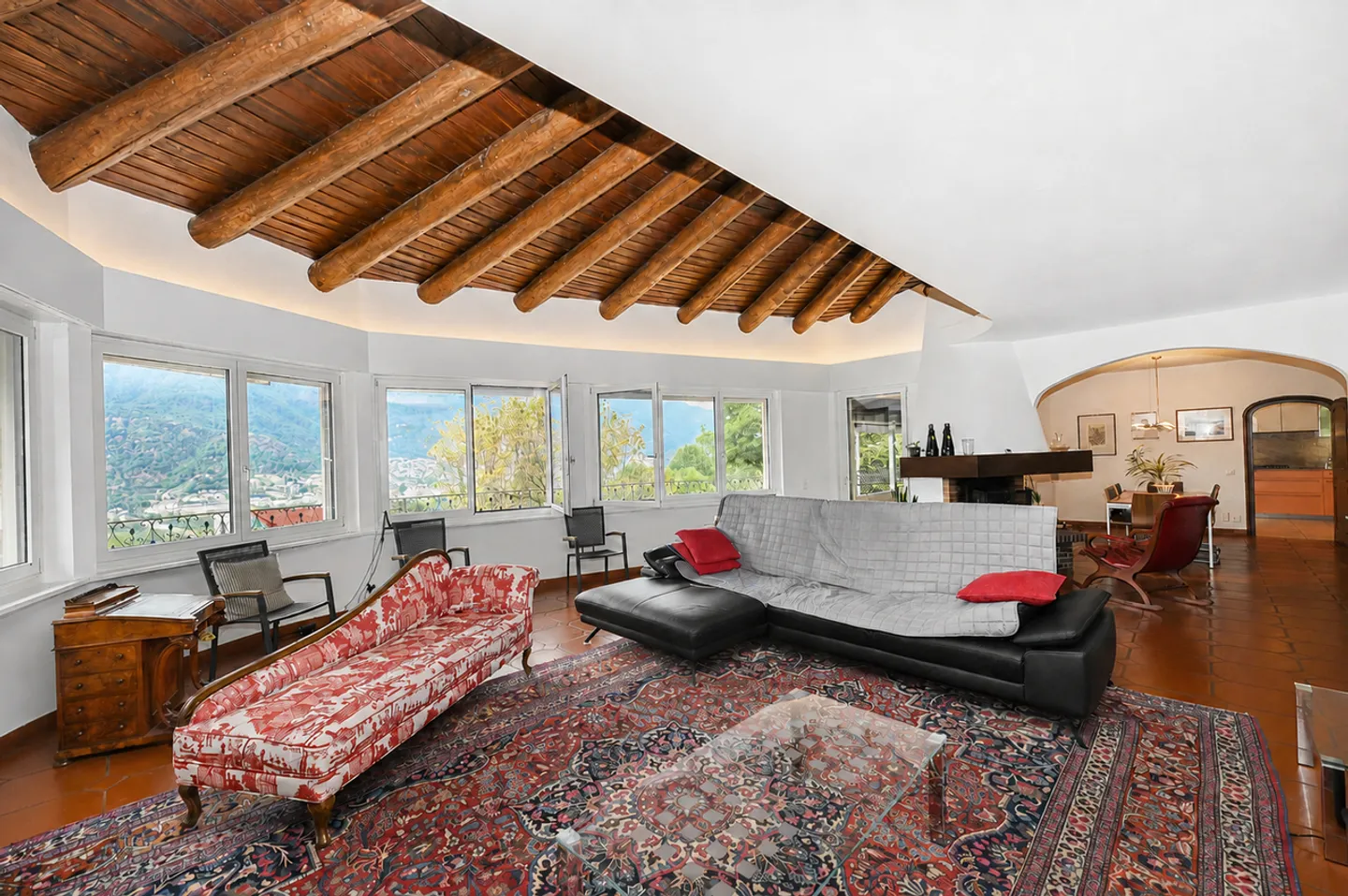 Elegante Villa mit Innenpool und Großem Grundstück in Vezia - Foto 5 von 28