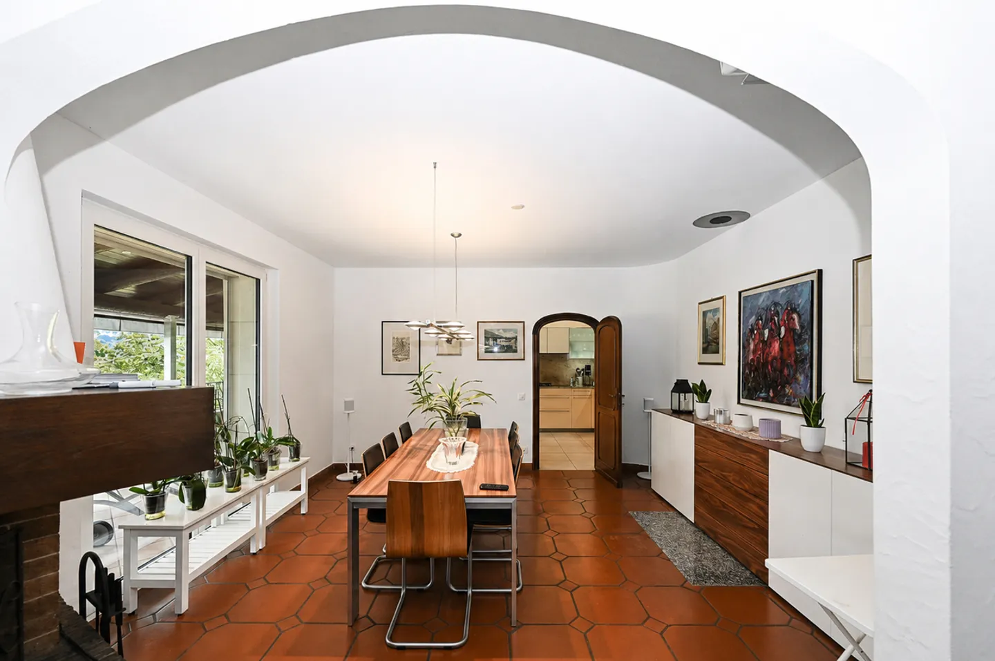 Elegante Villa mit Innenpool und Großem Grundstück in Vezia - Foto 7 von 28