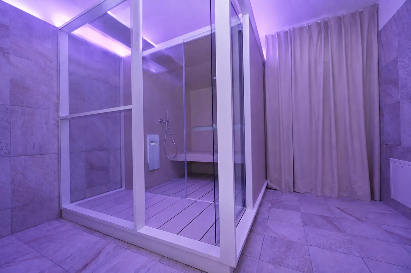 Elegante Villa mit Innenpool und Großem Grundstück in Vezia - Foto 21 von 28