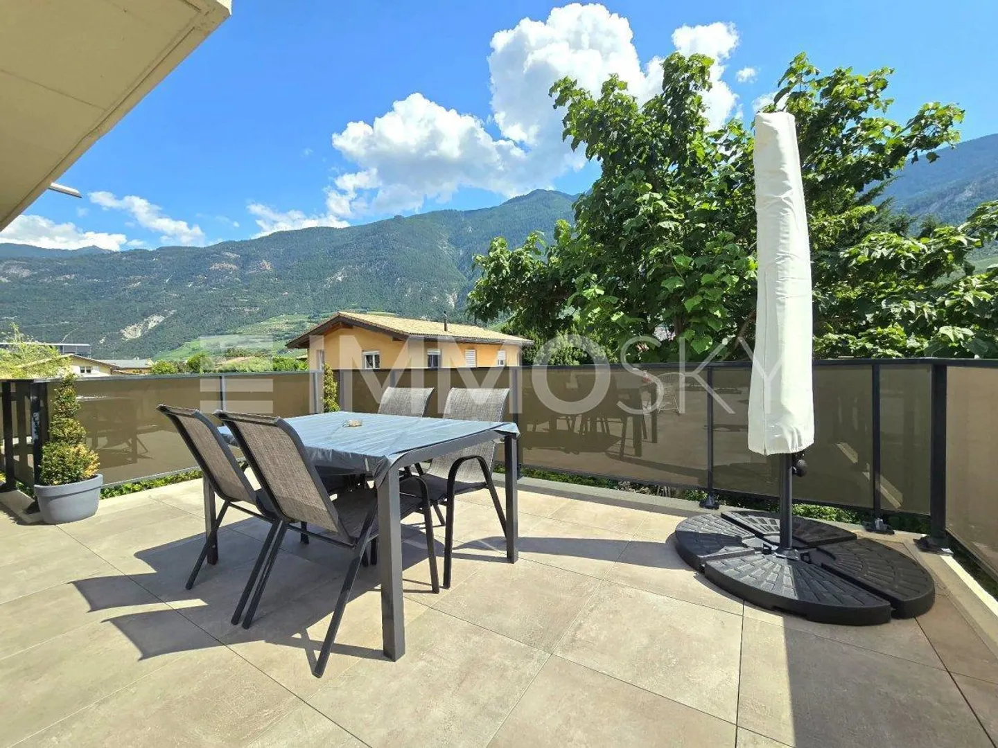 The perfect balance between comfort and serenity - Photo 2 of 5