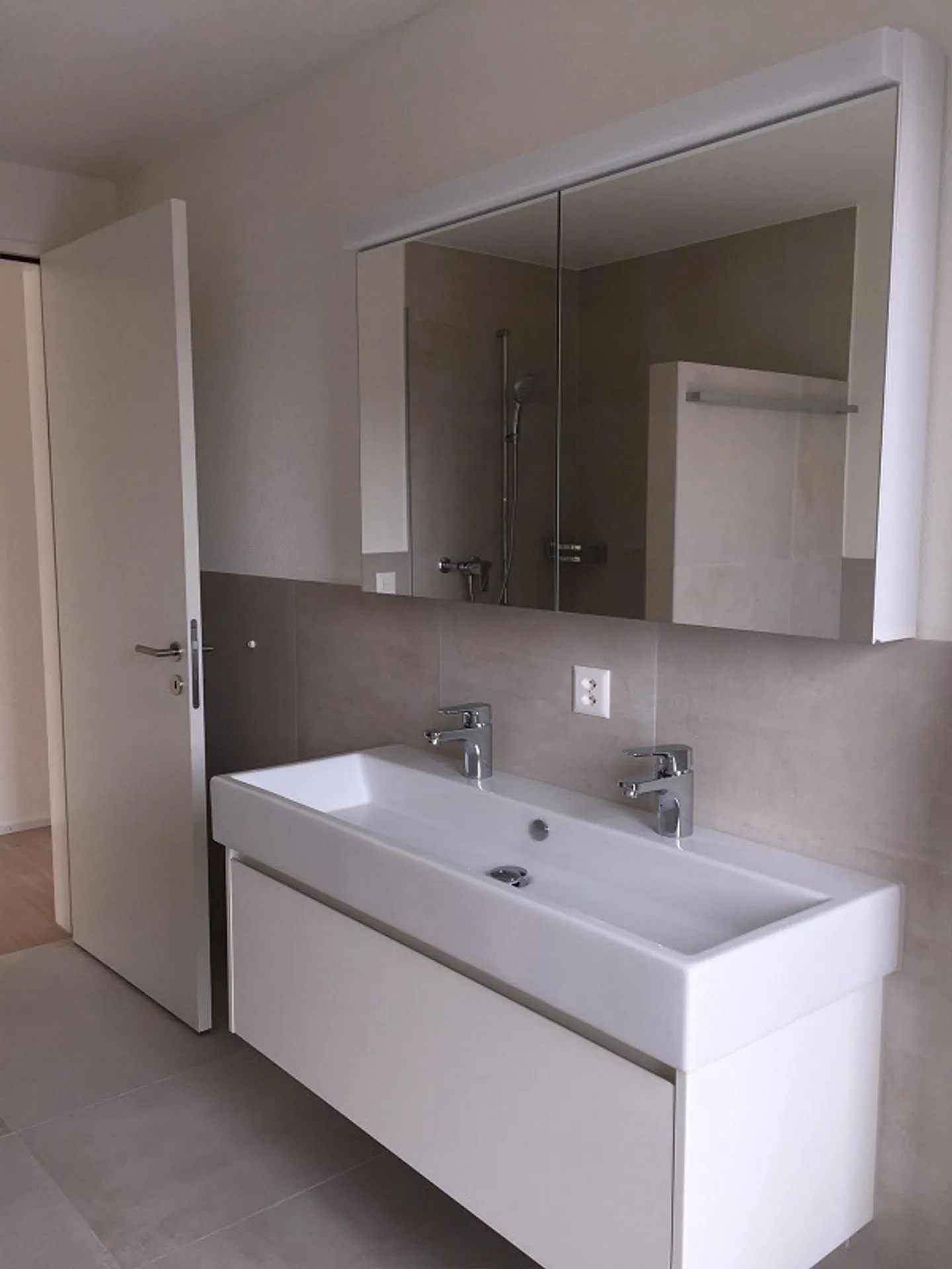 appartamento attico luminoso e soleggiato in una posizione tranquilla - Foto 6 di 8