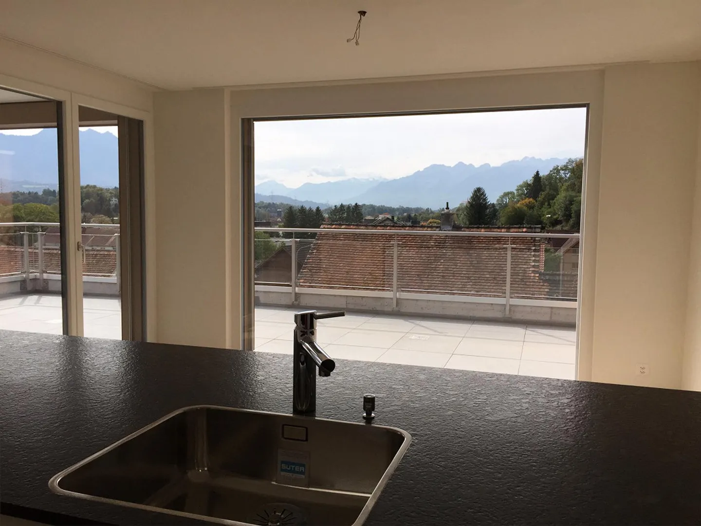 appartamento attico luminoso e soleggiato in una posizione tranquilla - Foto 4 di 8