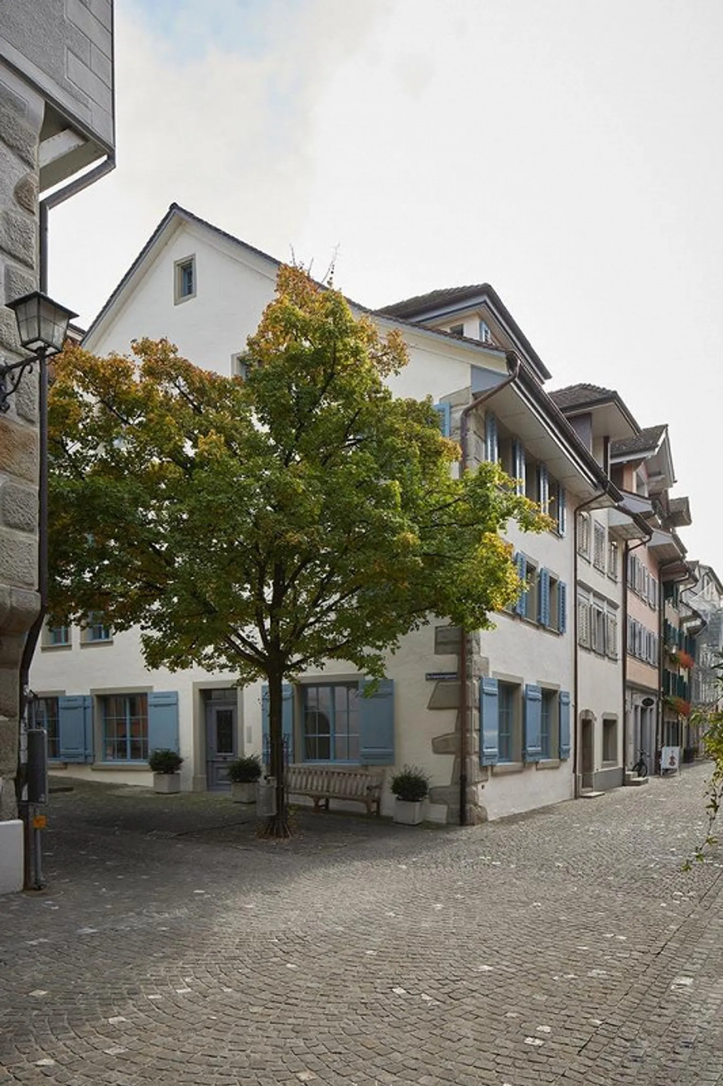 Live and enjoy life in the picturesque old town of Zug - Photo 1 of 11