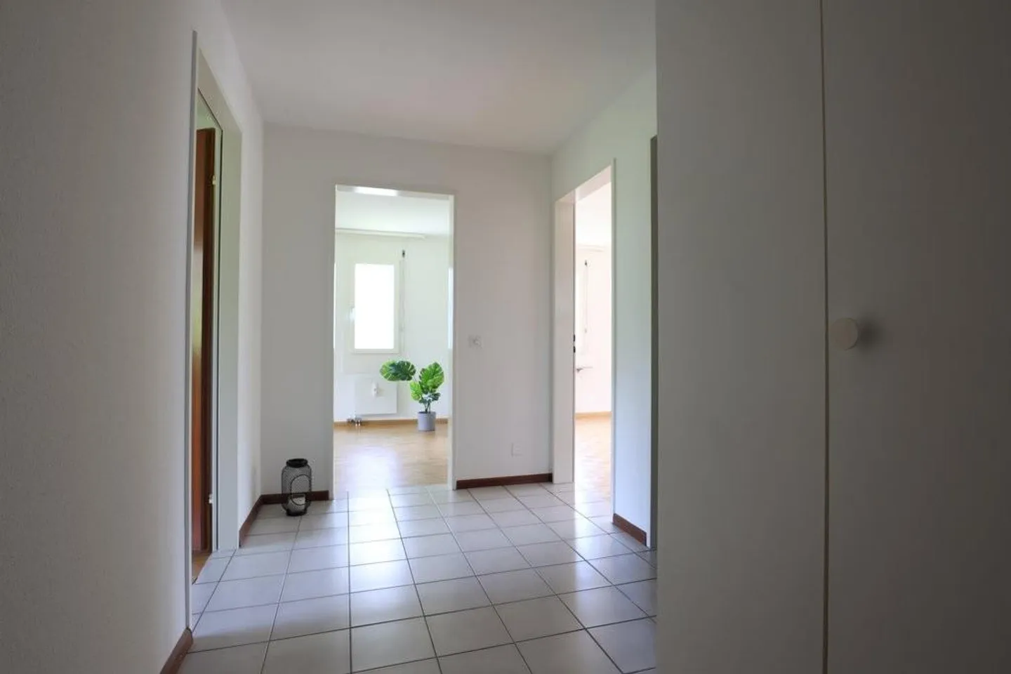 Charming 3.5-room apartment in Oberwil - Photo 8 of 9