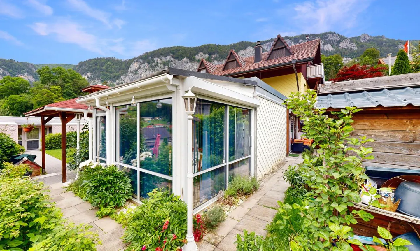Casa unifamiliare idilliaca con giardino d'inverno e vista panoramica - Foto 3 di 13