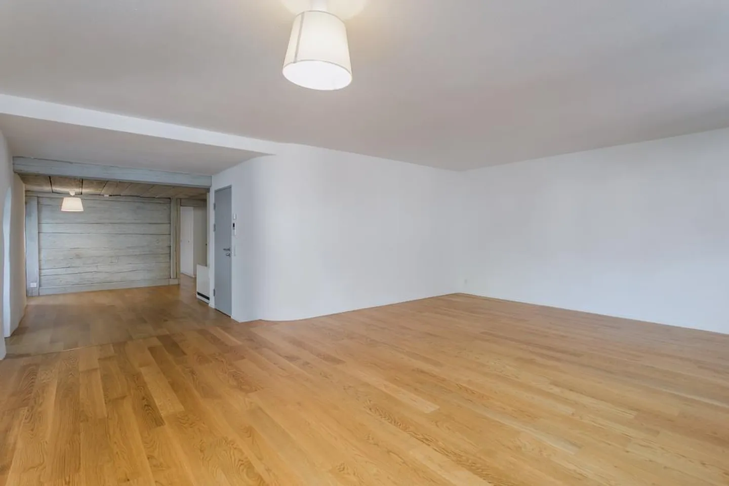 Live and enjoy life in the picturesque old town of Zug - Photo 4 of 11