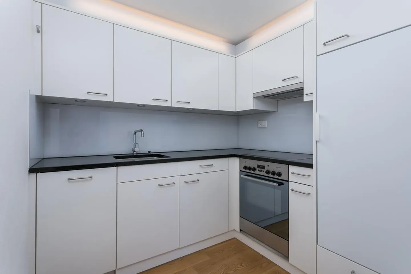 Live and enjoy life in the picturesque old town of Zug - Photo 7 of 11