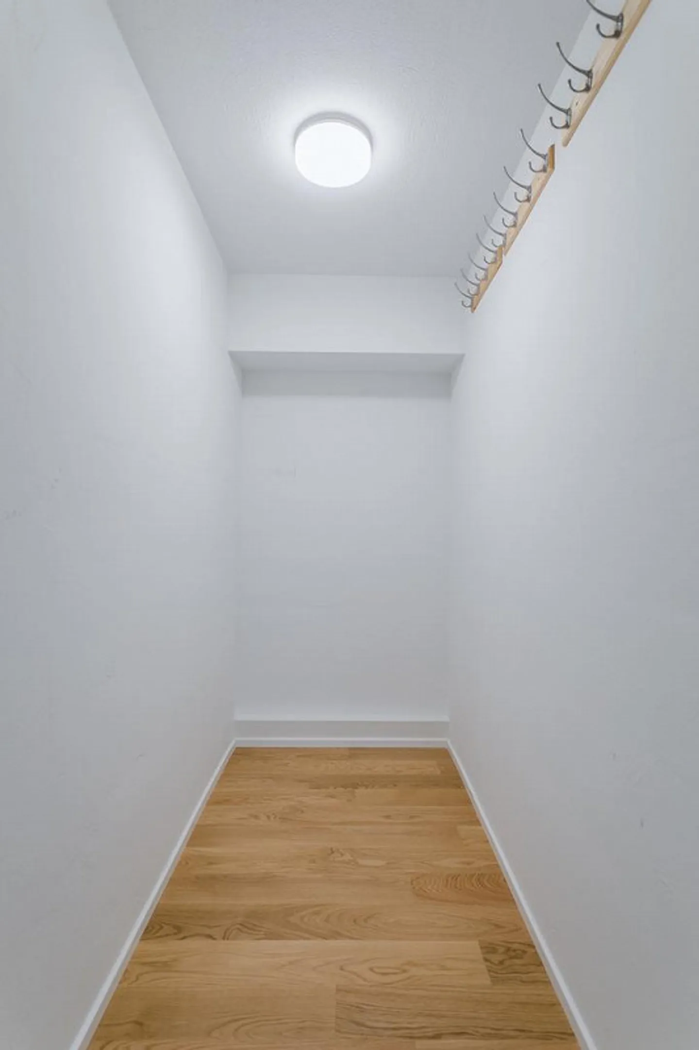 Live and enjoy life in the picturesque old town of Zug - Photo 8 of 11