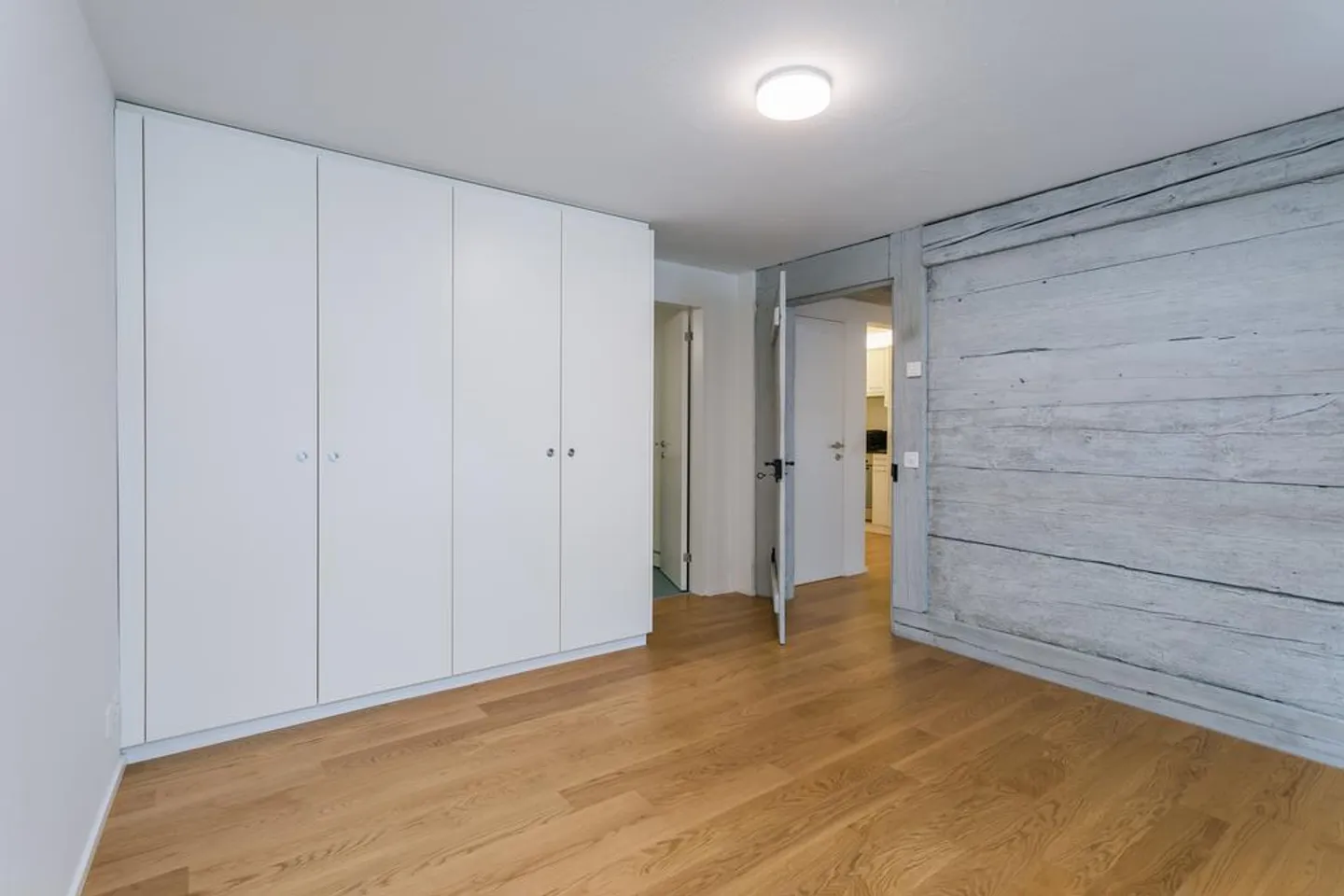 Live and enjoy life in the picturesque old town of Zug - Photo 9 of 11