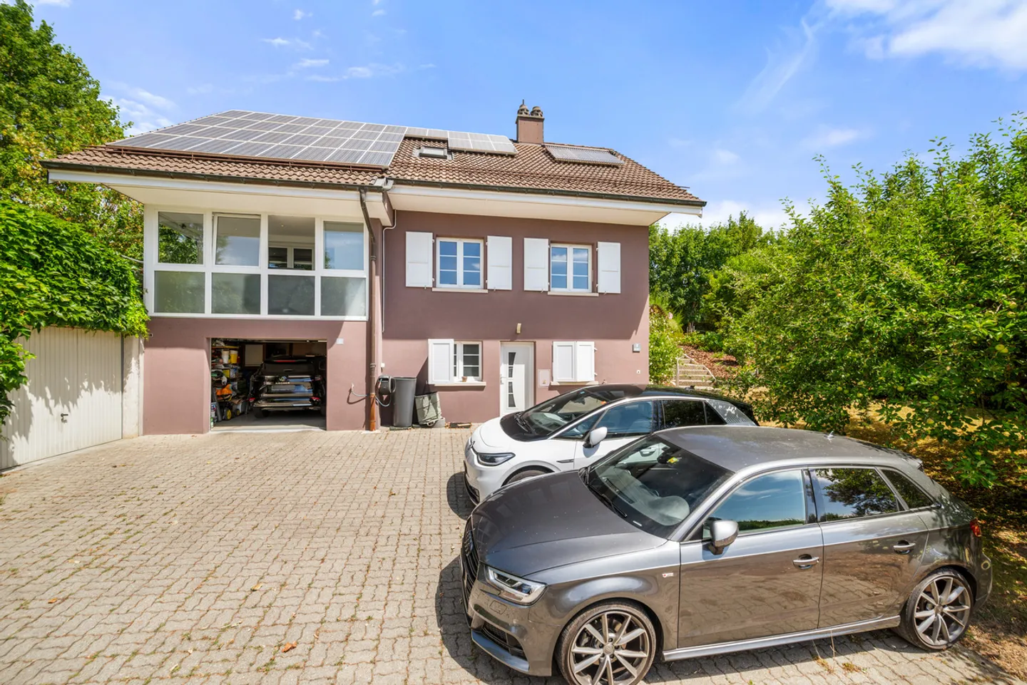 Family home with garden in a peaceful and green setting - Photo 13 of 13