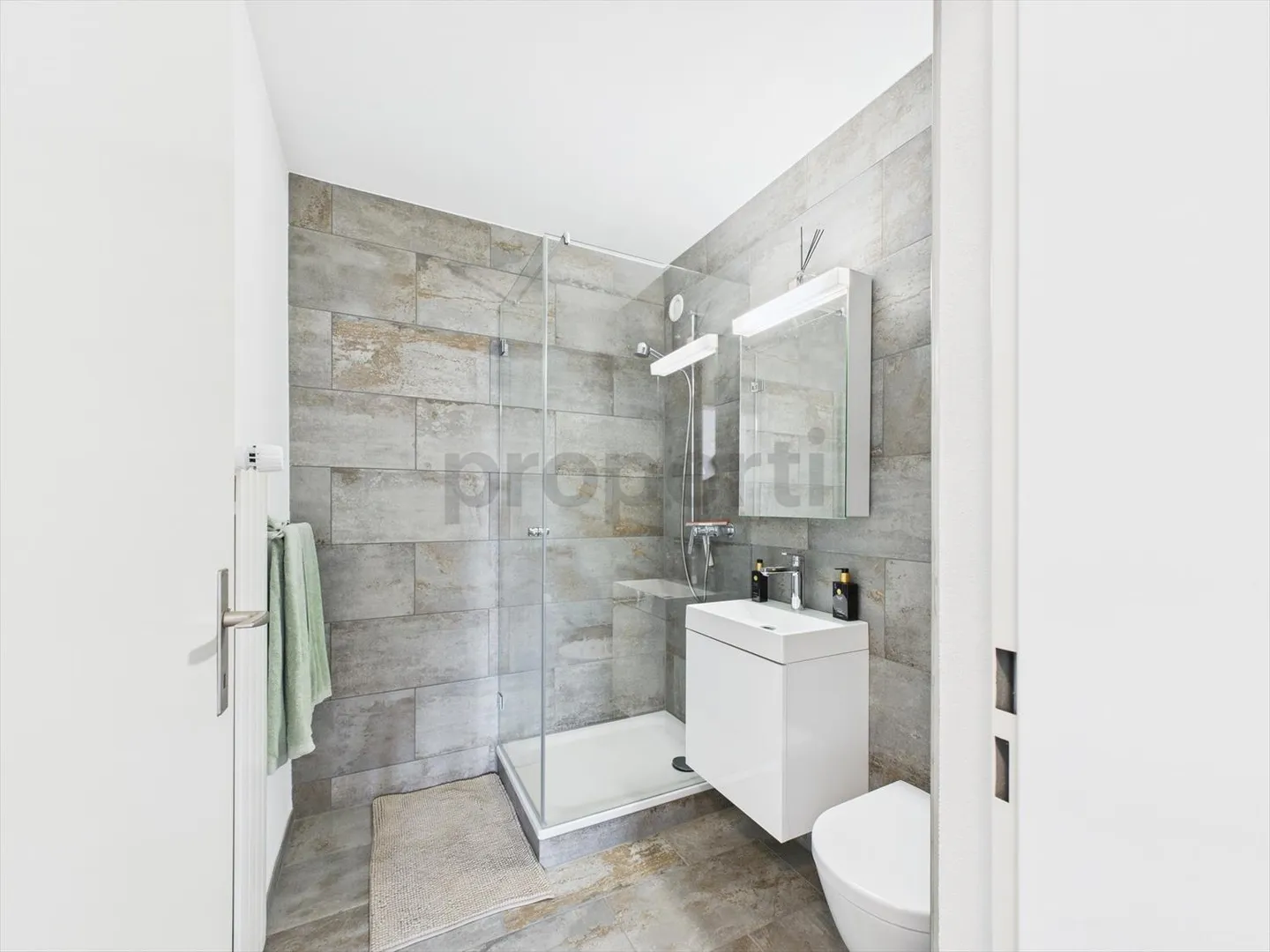 Appartamento ammobiliato in affitto - Foto 5 di 8