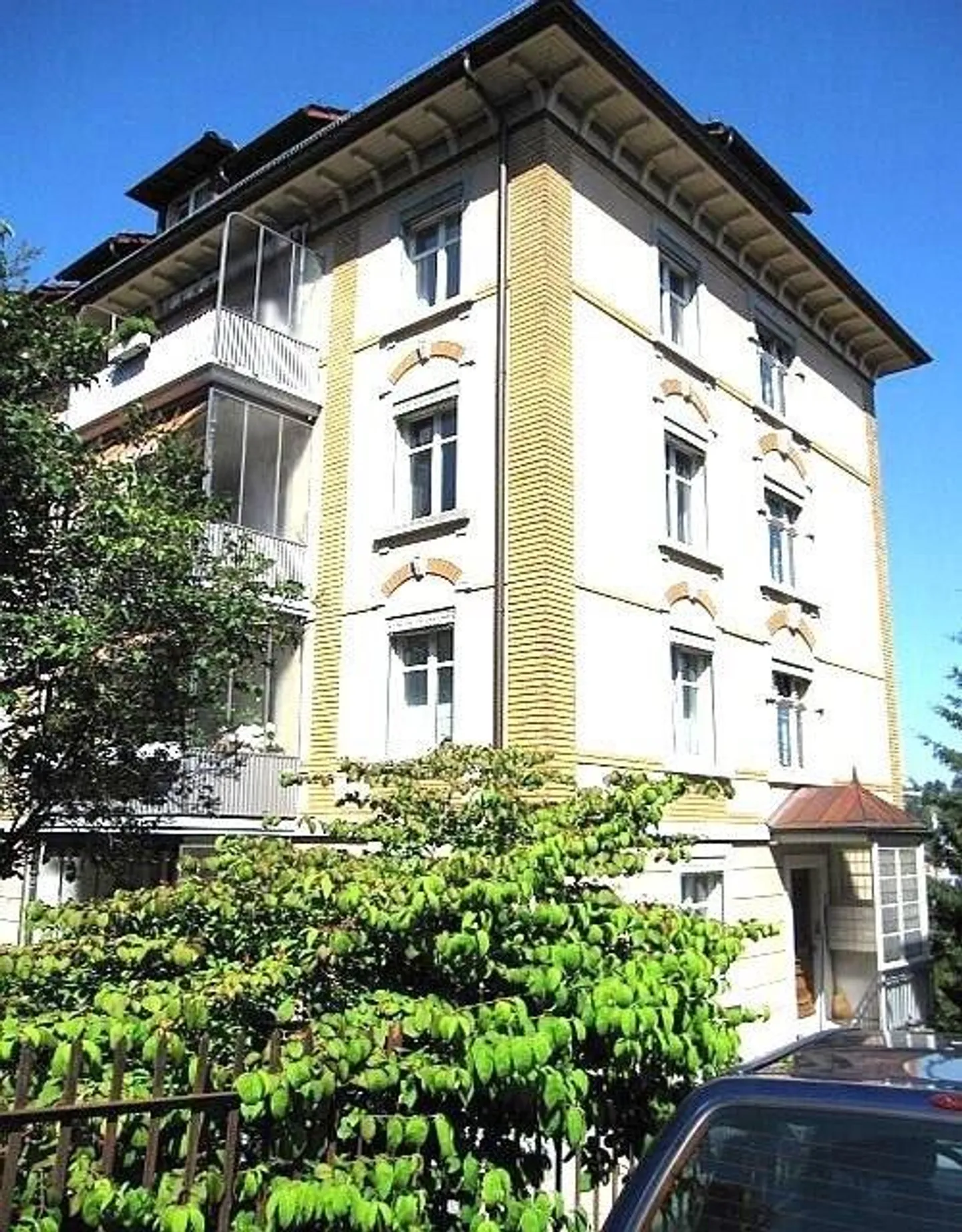 10 minutes walk from the center - Photo 1 of 3