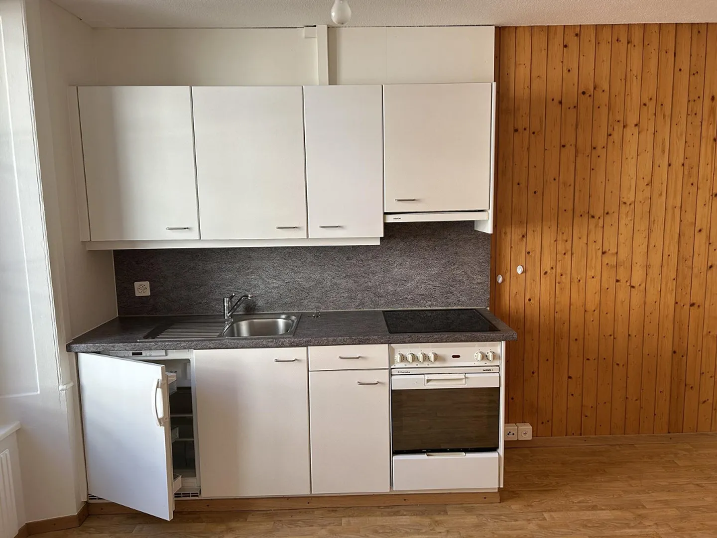 2-room apartment in the center with large balcony - Photo 1 of 5