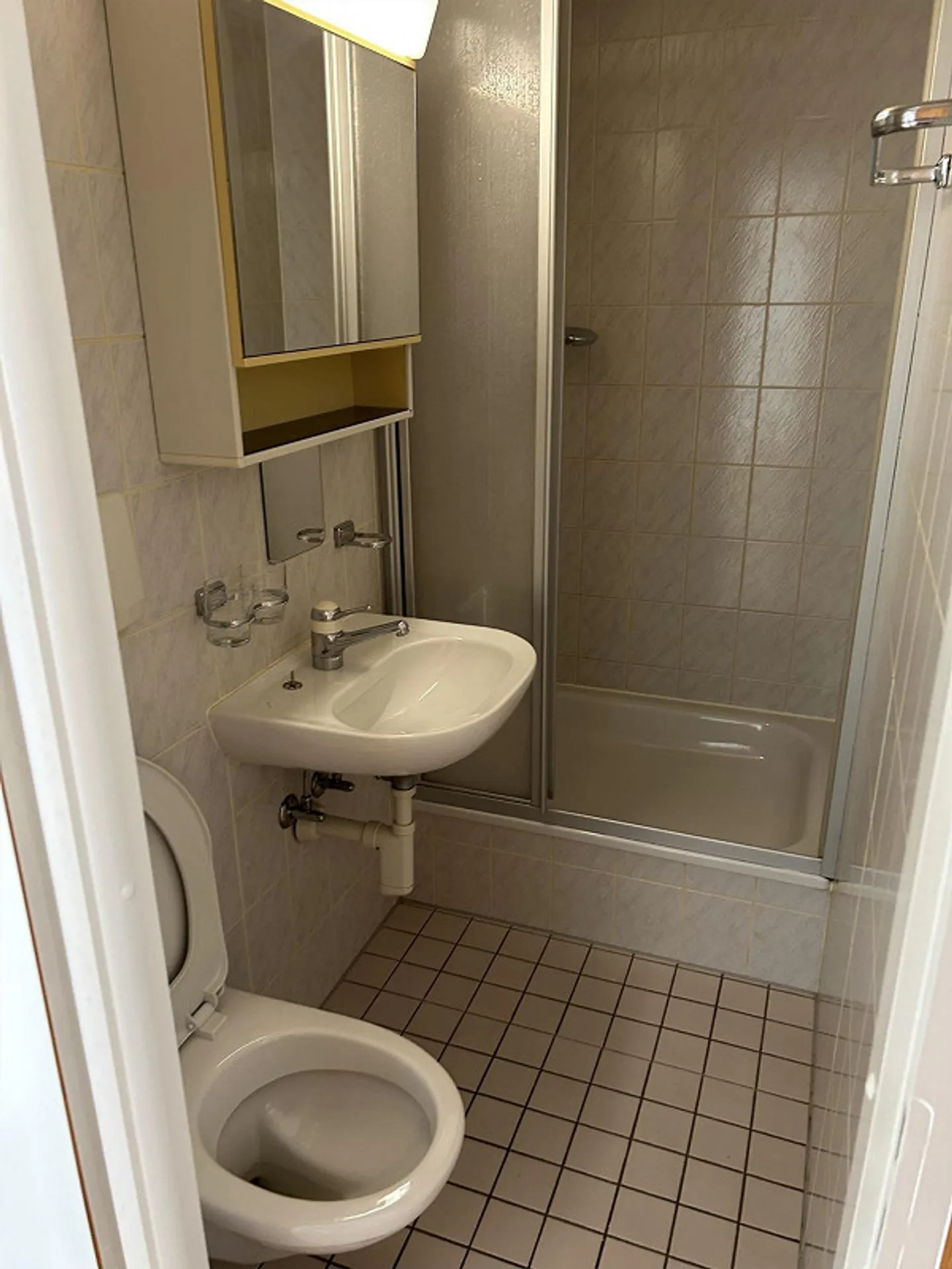 2-room apartment in the center with large balcony - Photo 3 of 5