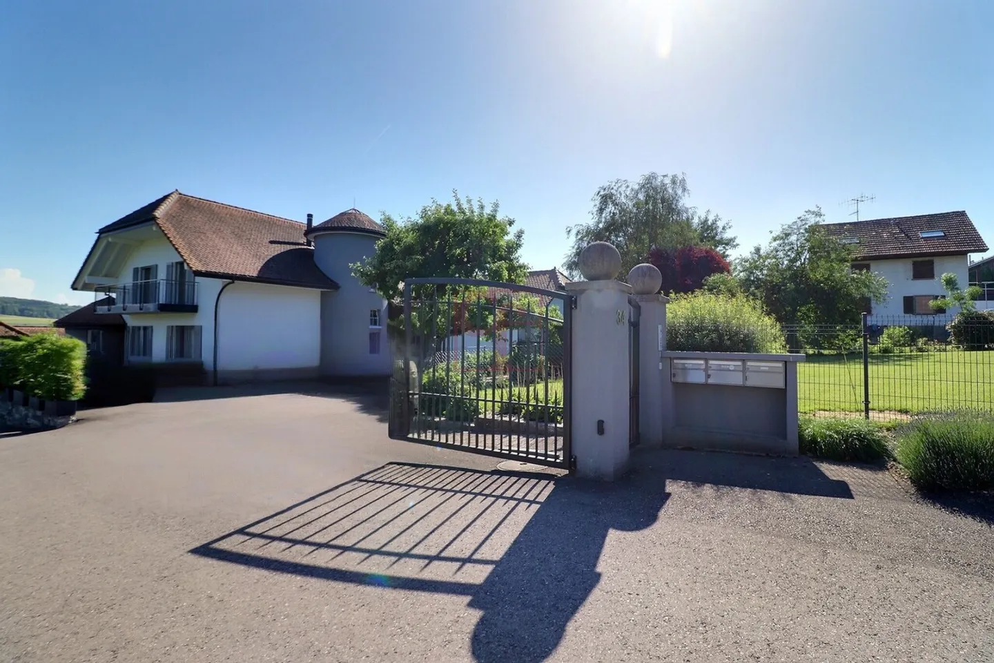 Magnificent Master House in Noreaz (340 m2) - Photo 1 of 21