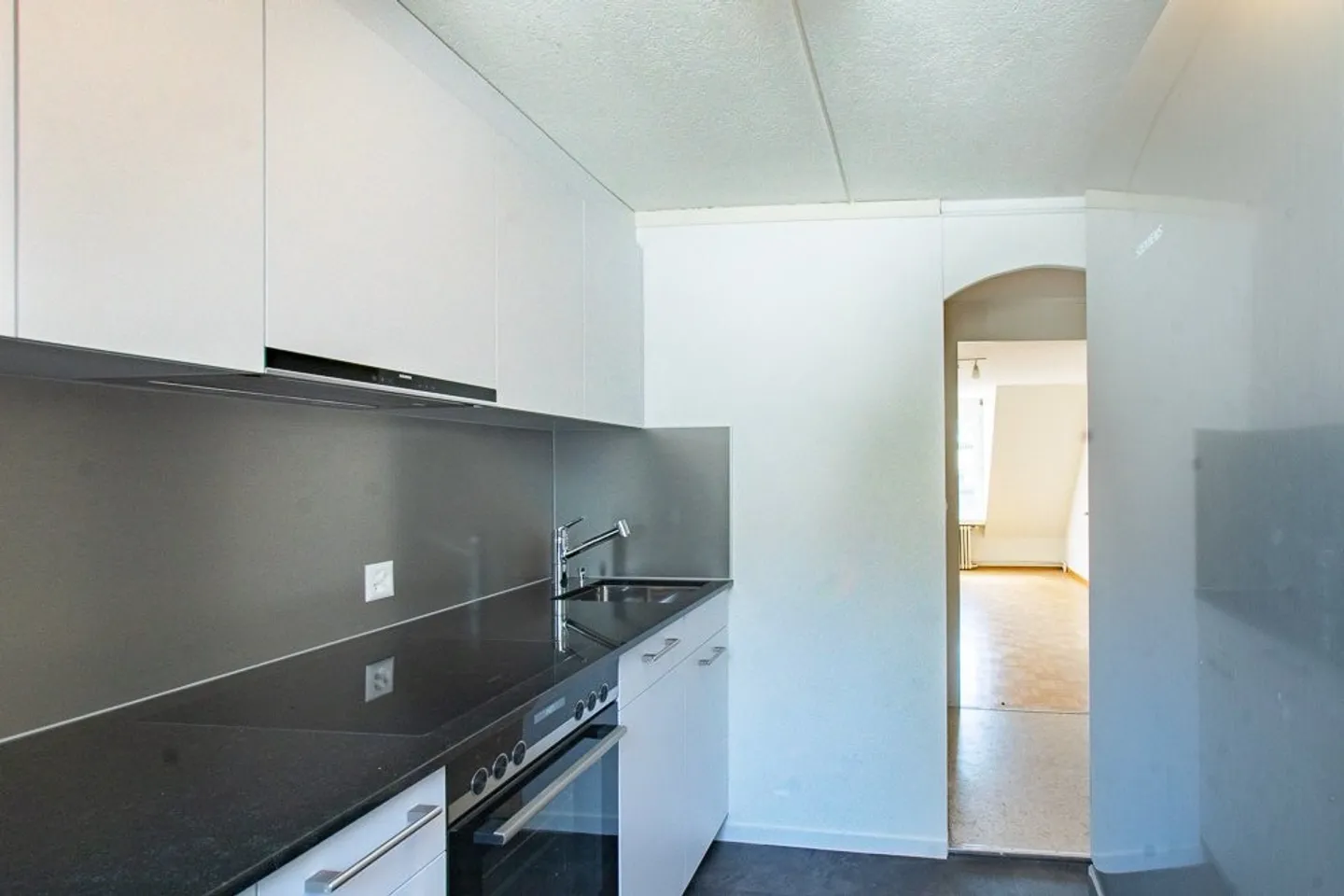 Beautiful 3.5-room attic apartment - Photo 3 of 5