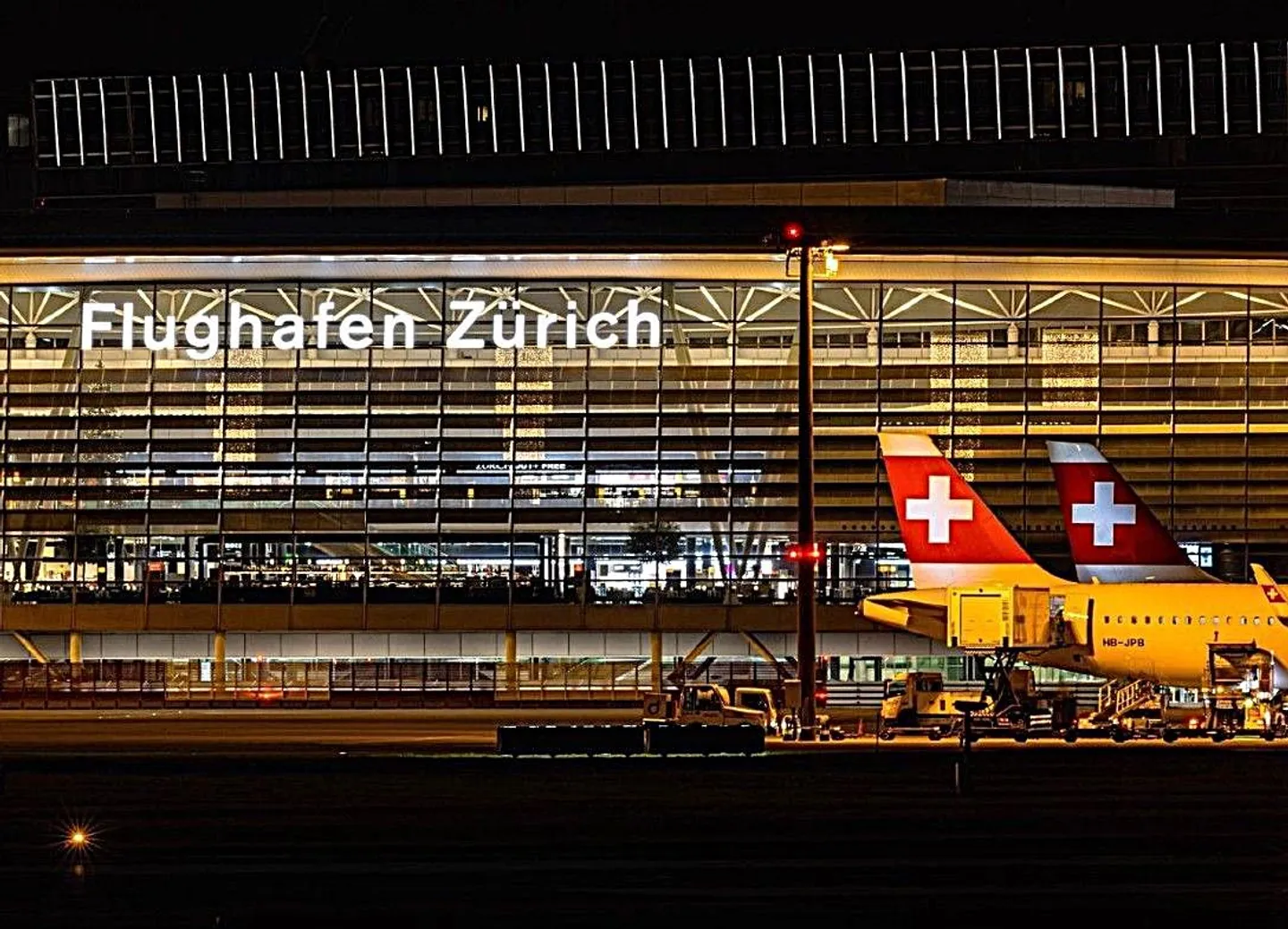 Like-new high-end penthouse apartment – 5.5 rooms on 194 m2 - Photo 16 of 18