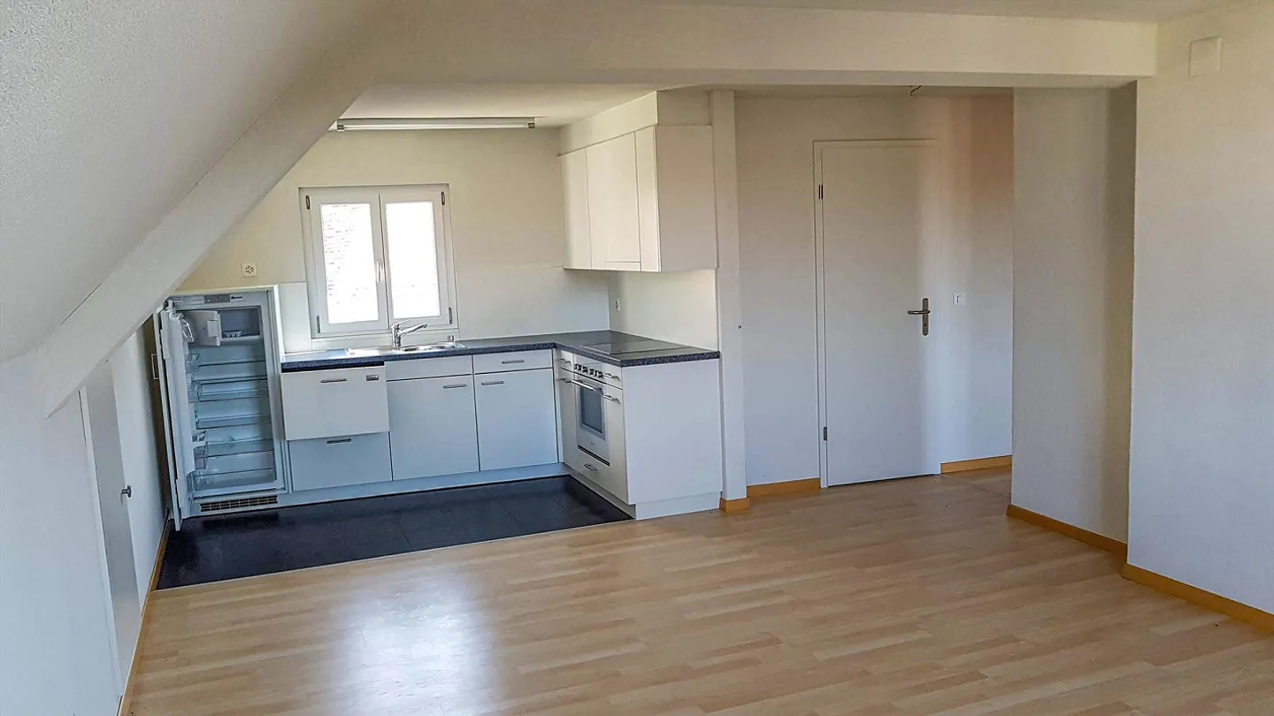 Charmante appartement sous les toits de 3 pièces au cœur de la vieille ville - Photo 8 sur 15