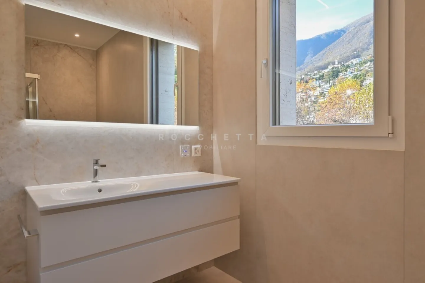 Residenza La Perla - Eleganza e Comfort in una Posizione Privilegiata - Foto 13 di 15