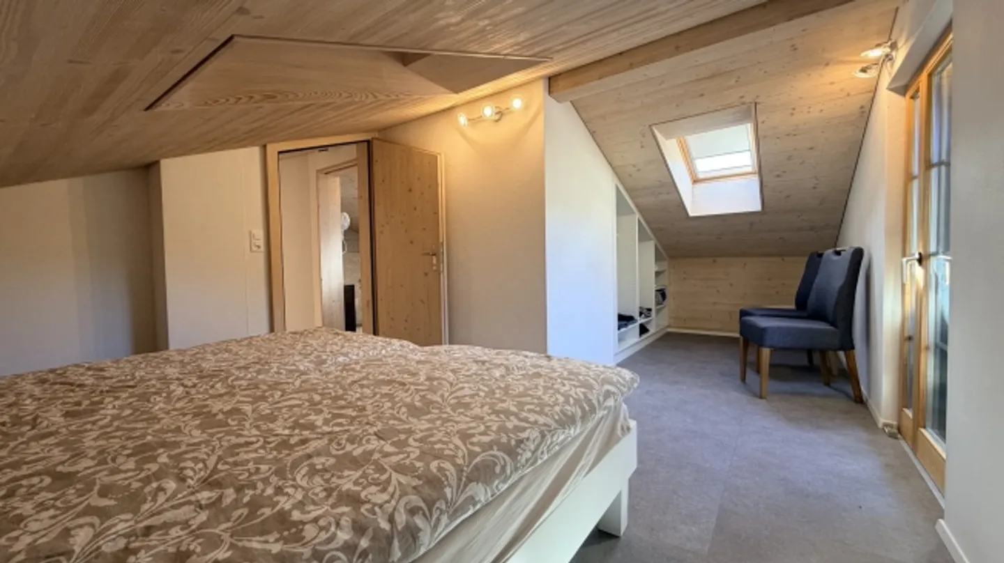 «Chalethaus mit Einliegerwohnung und Wellnessoase» - Foto 8 von 16