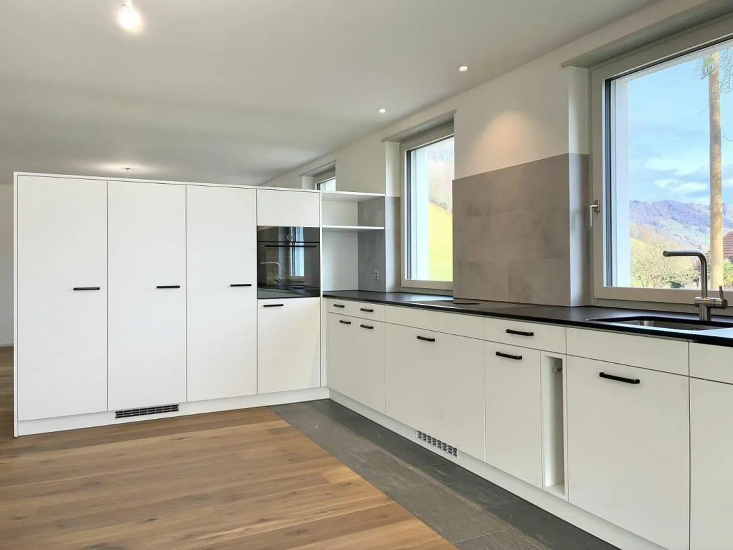 Moderno appartamento di 3,5 stanze in mezzo al verde - Alpnach Dorf - Foto 1 di 18