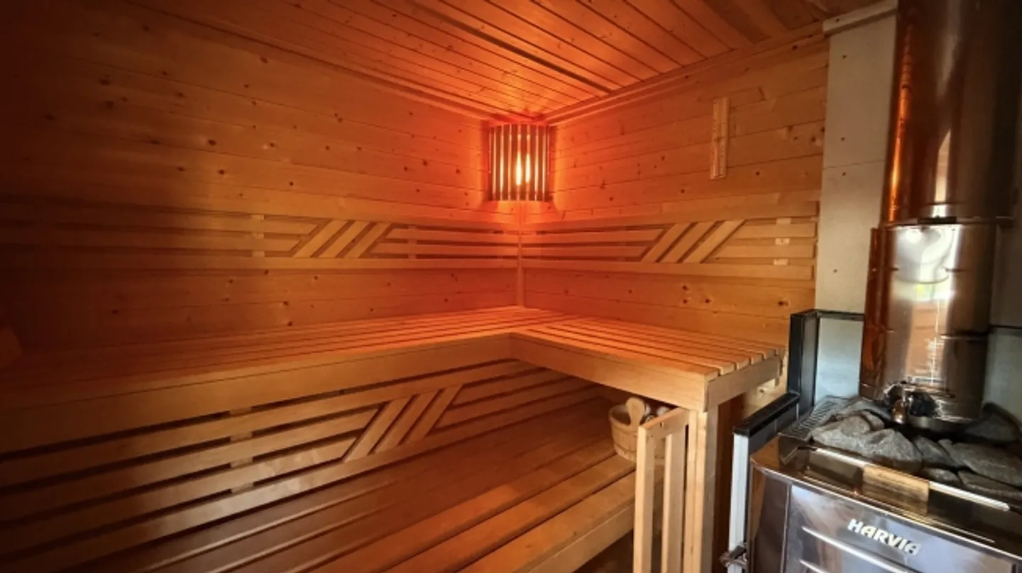 «Chalethaus mit Einliegerwohnung und Wellnessoase» - Foto 16 von 16