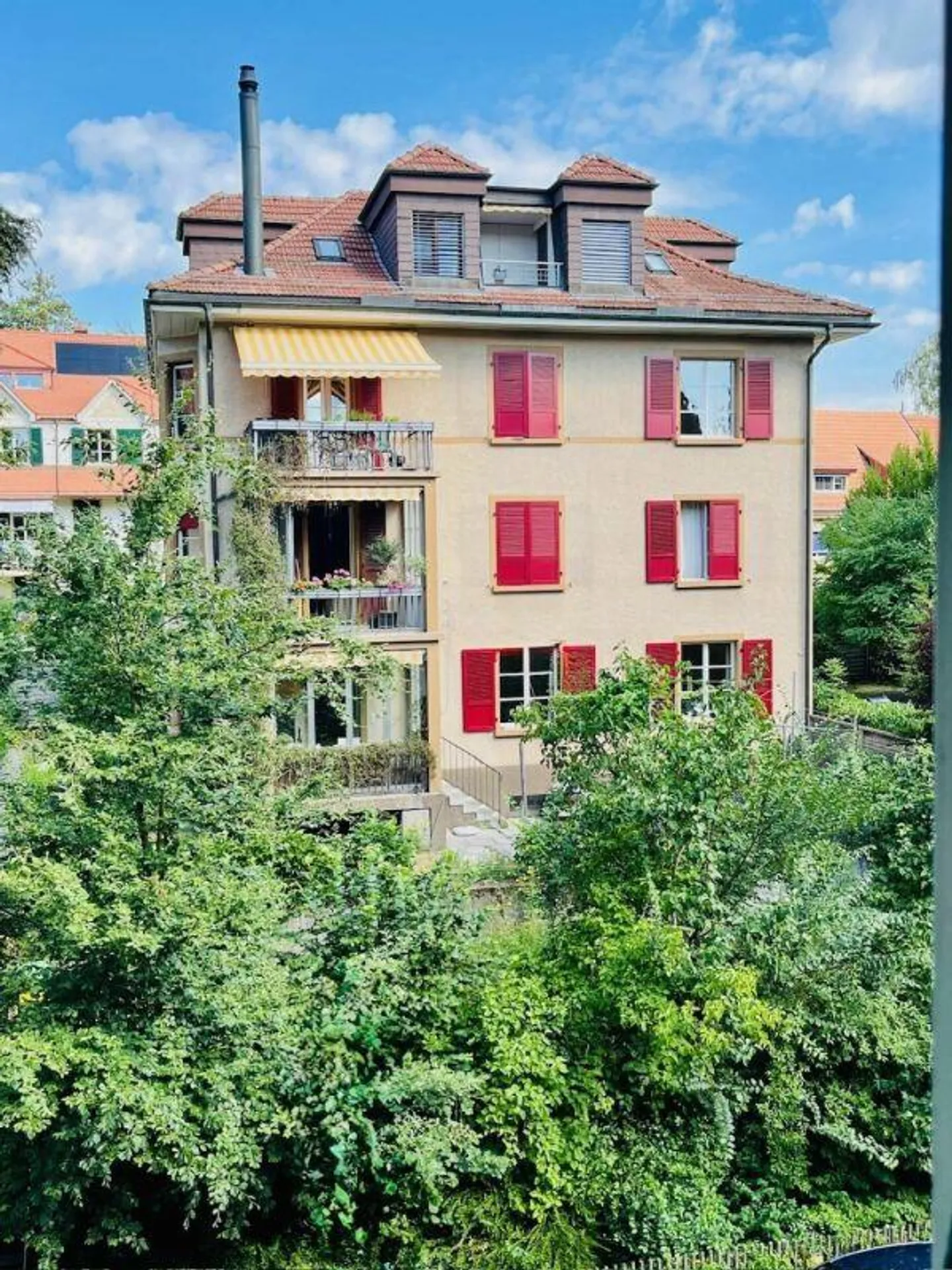 Appartement sous les combles de 2 1/2 pièces avec belle vue - Photo 1 sur 13