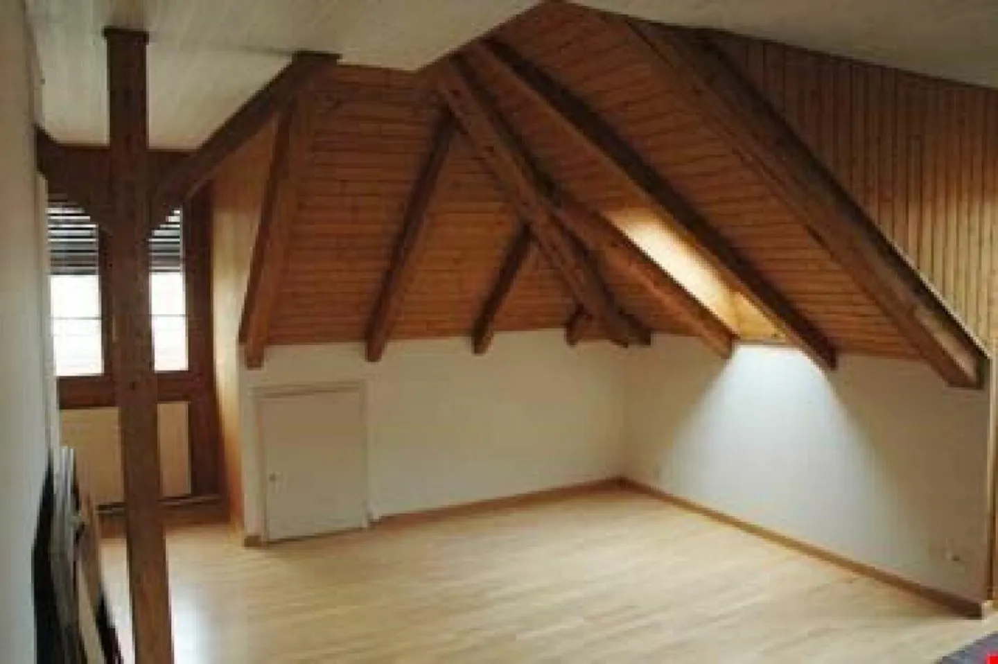 Appartement sous les combles de 2 1/2 pièces avec belle vue - Photo 8 sur 13