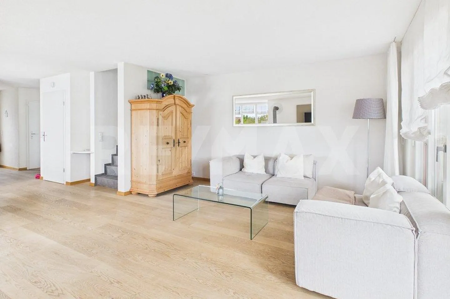 Moderne Doppelhaushälfte in Zeiningen - Foto 2 von 13