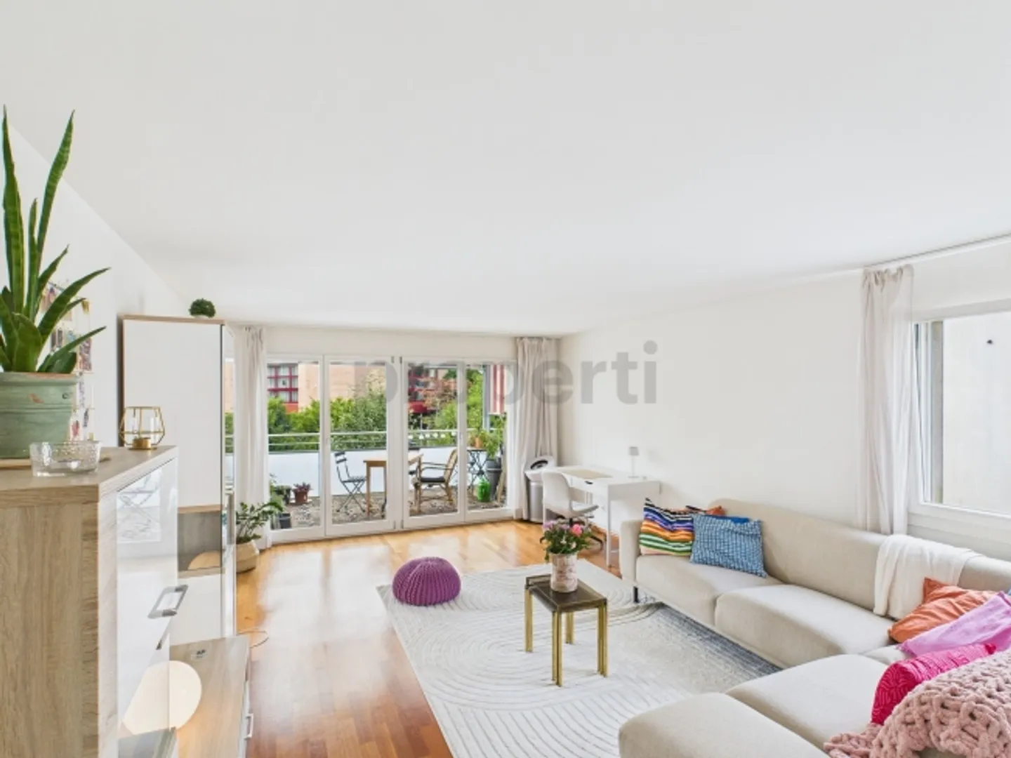Proprietà Incantevole ad Allschwil, Canton BL – Comfort Abitativo Moderno in un Ambiente Tranquillo - Foto 1 di 13