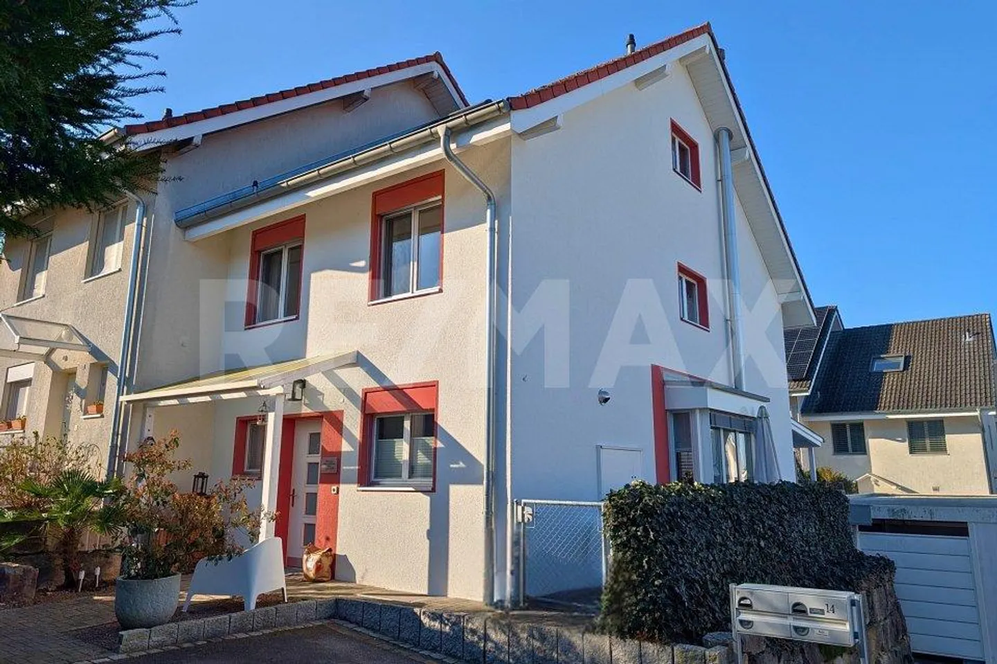 Moderne Doppelhaushälfte in Zeiningen - Foto 5 von 13