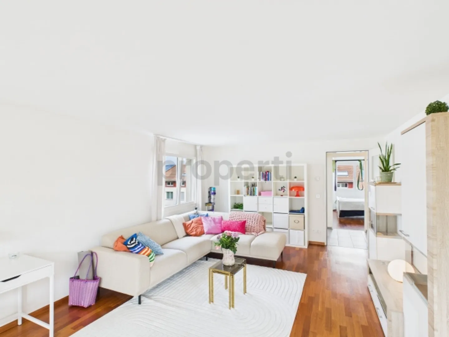 Proprietà Incantevole ad Allschwil, Canton BL – Comfort Abitativo Moderno in un Ambiente Tranquillo - Foto 2 di 13