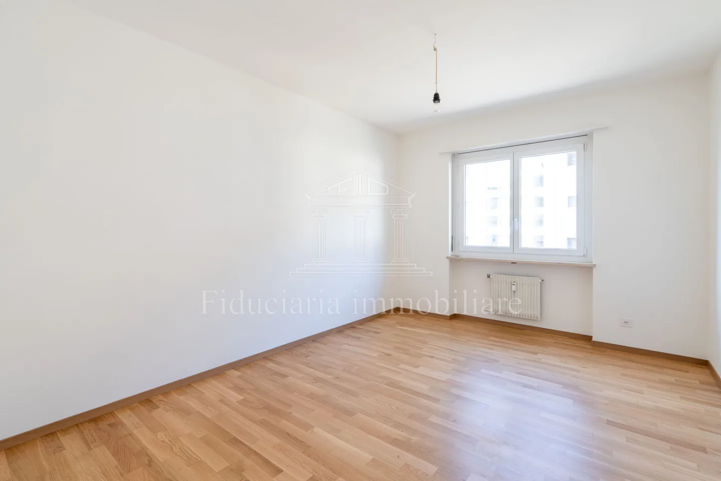 TENDRE - Appartement de 4,5 pièces rénové - Photo 3 sur 7