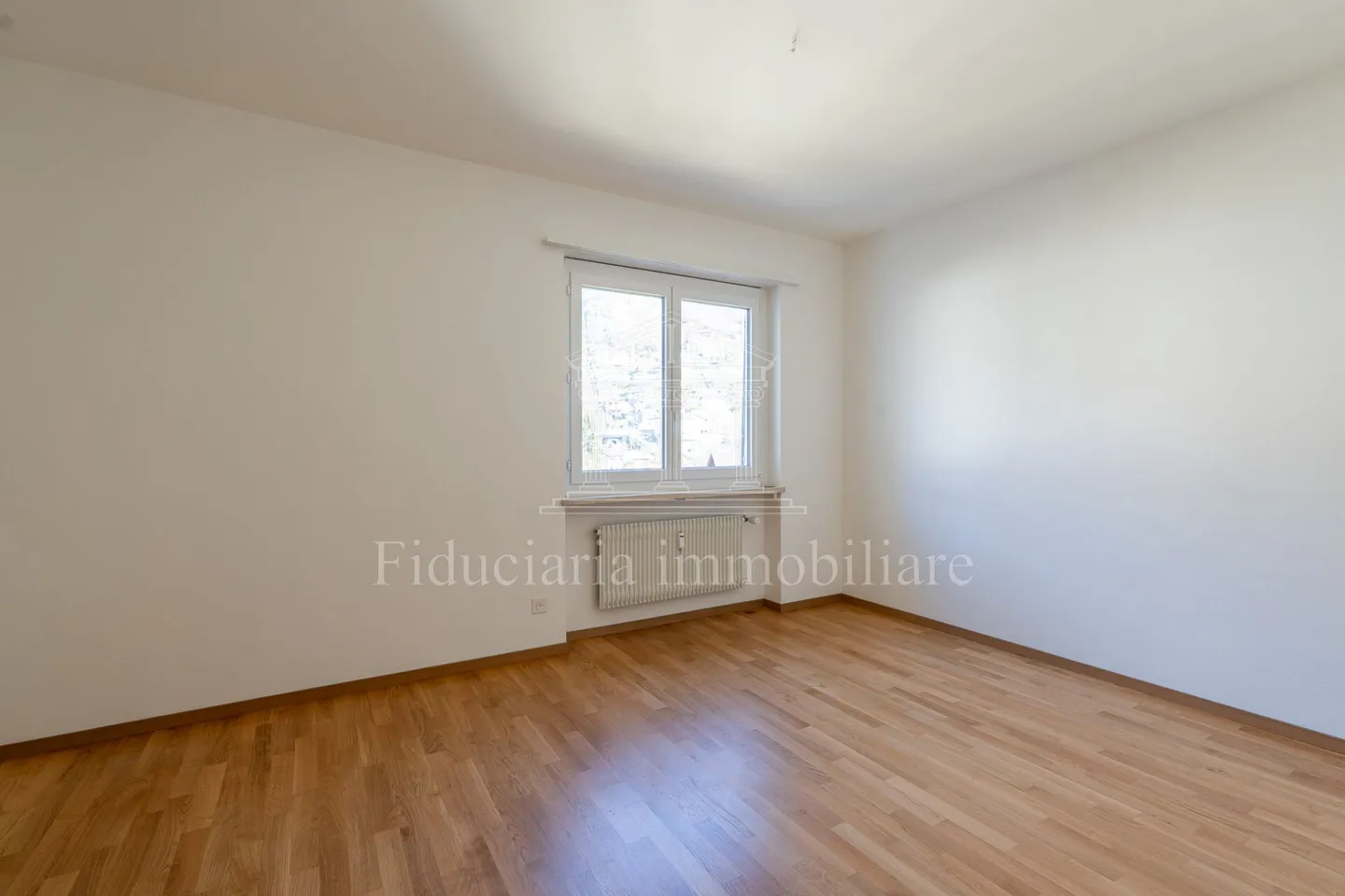 TENDRE - Appartement de 4,5 pièces rénové - Photo 4 sur 7