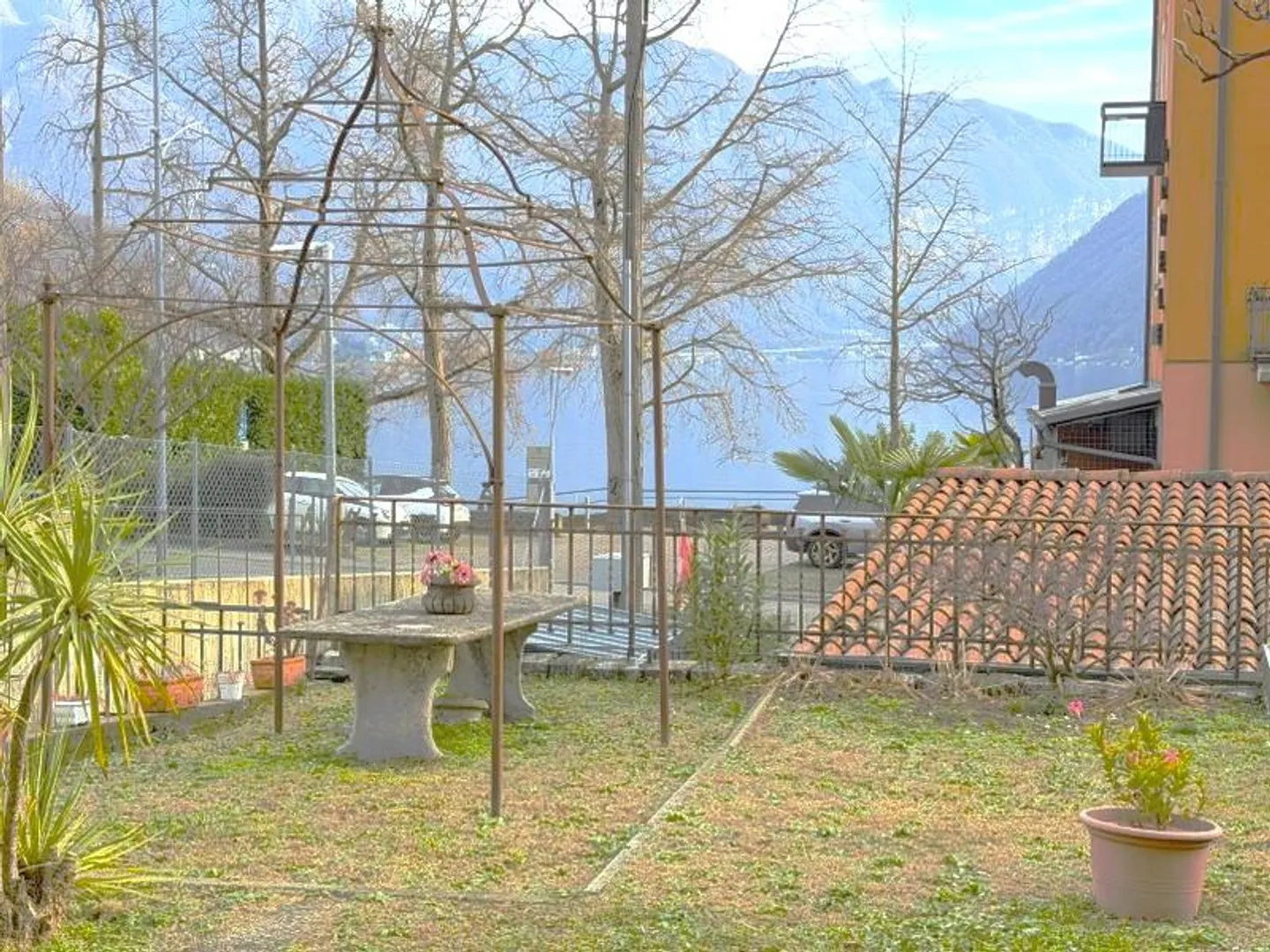 3,5-ZIMMER-WOHNUNG MIT GARTEN NUR WENIGE SCHRITTE VOM SEE ENTFERNT - Foto 1 von 13