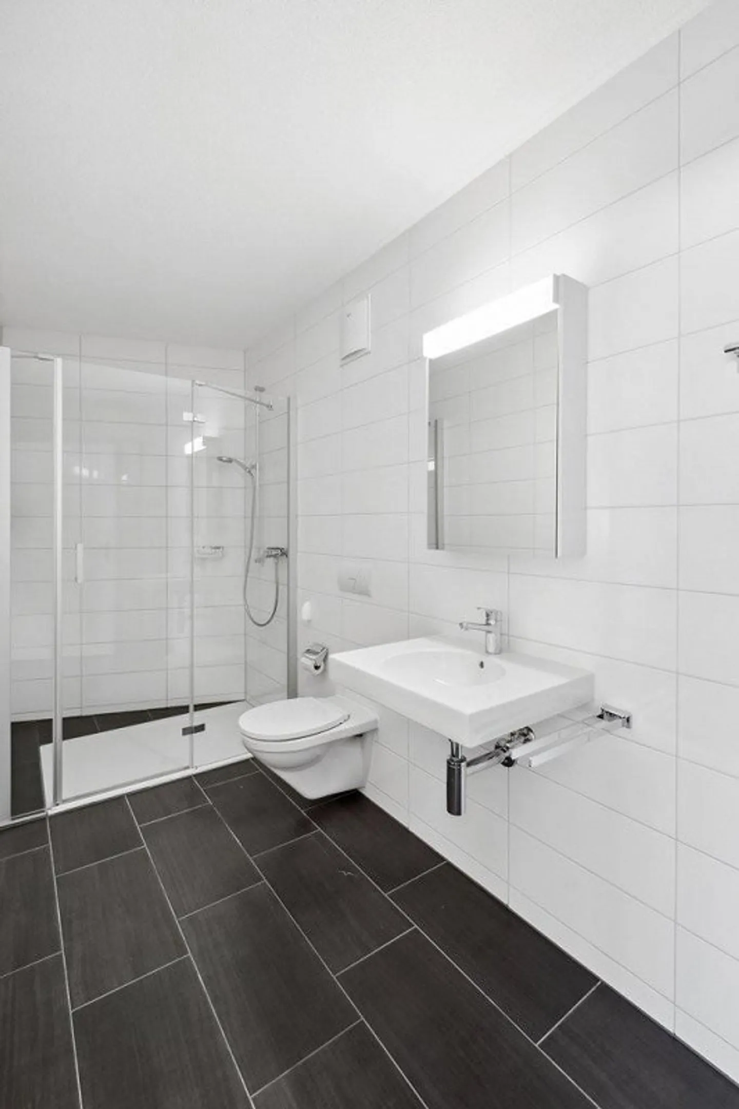 Moderno appartamento di 4,5 stanze in una posizione centrale e tranquilla - Foto 6 di 11