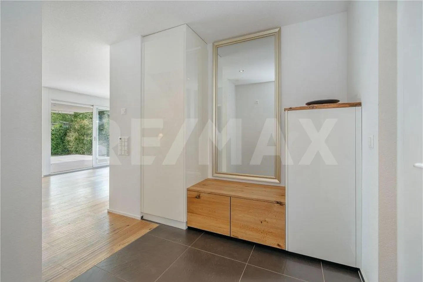 Where family life meets living comfort - 5.5 rooms with modern amenities - Photo 5 of 13