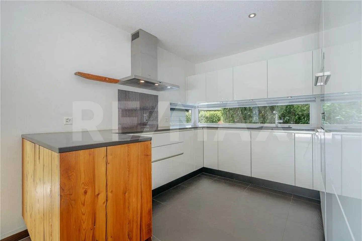 Where family life meets living comfort - 5.5 rooms with modern amenities - Photo 8 of 13