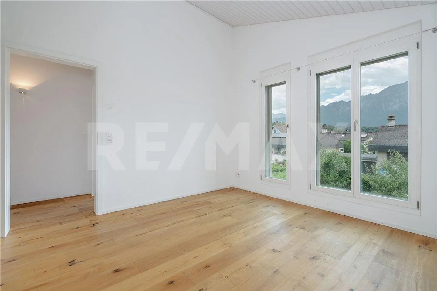 Where family life meets living comfort - 5.5 rooms with modern amenities - Photo 11 of 13